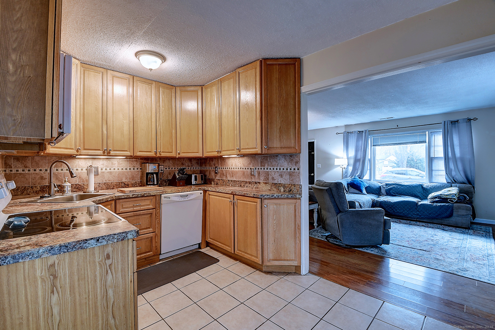 246 Oconnell Drive, East Hartford, Connecticut image 3