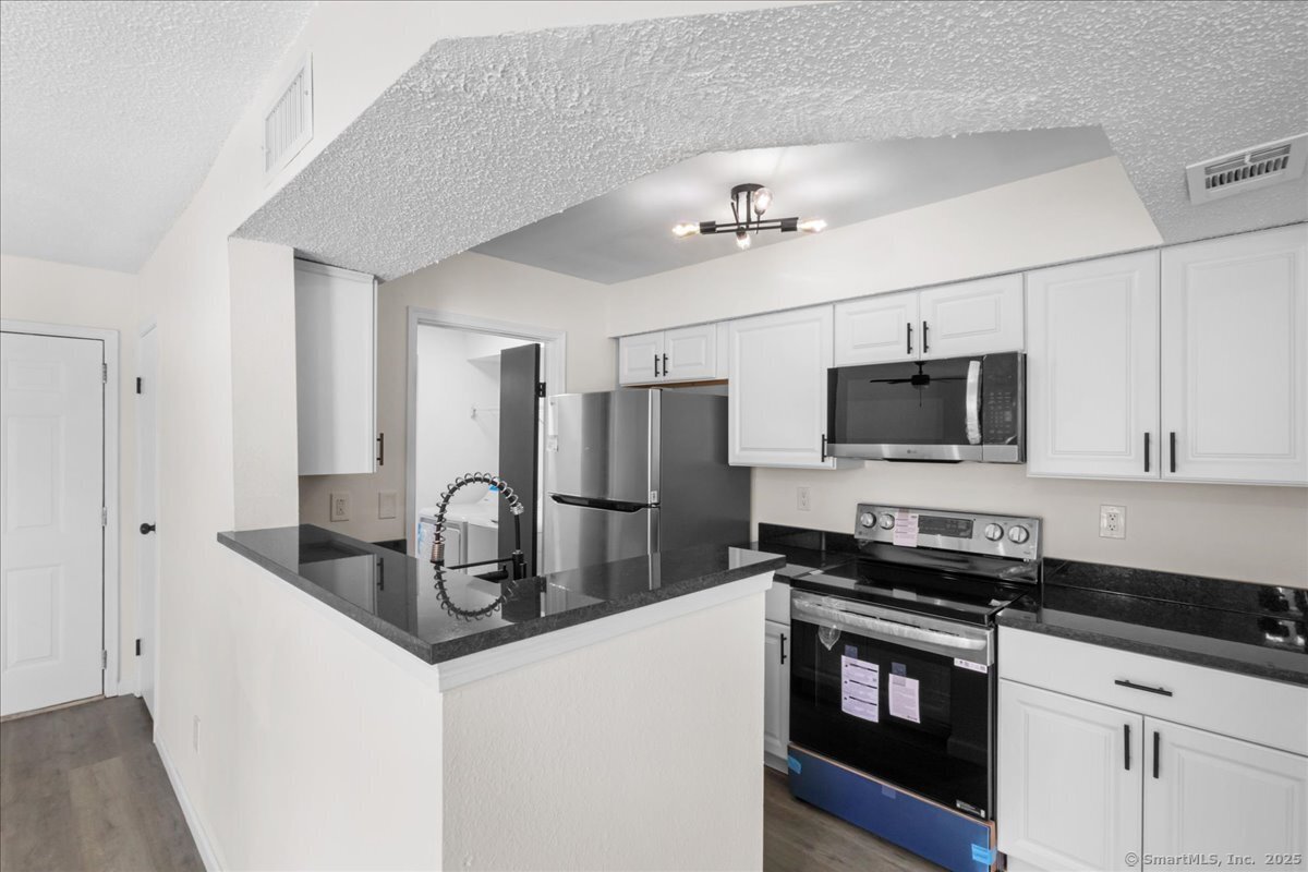 85 Crown Knoll Court #APT 117, Groton, Connecticut image 15