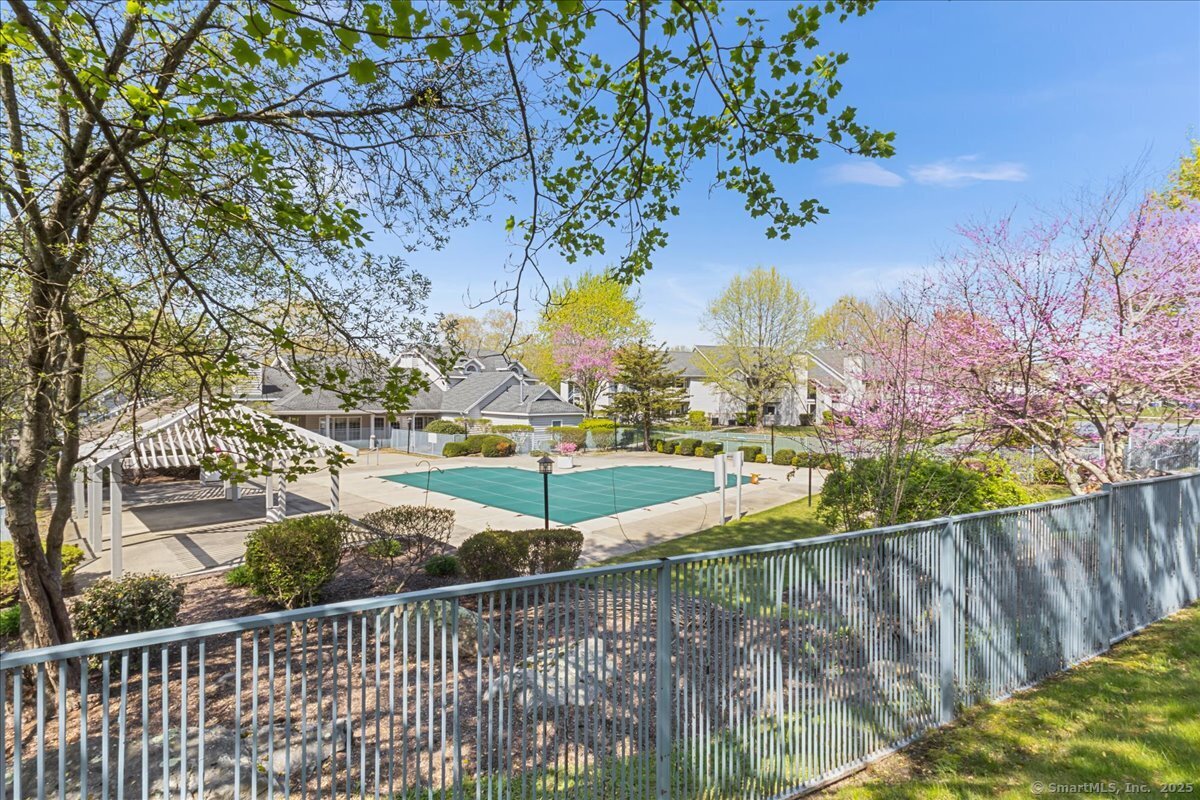 85 Crown Knoll Court #APT 117, Groton, Connecticut image 3