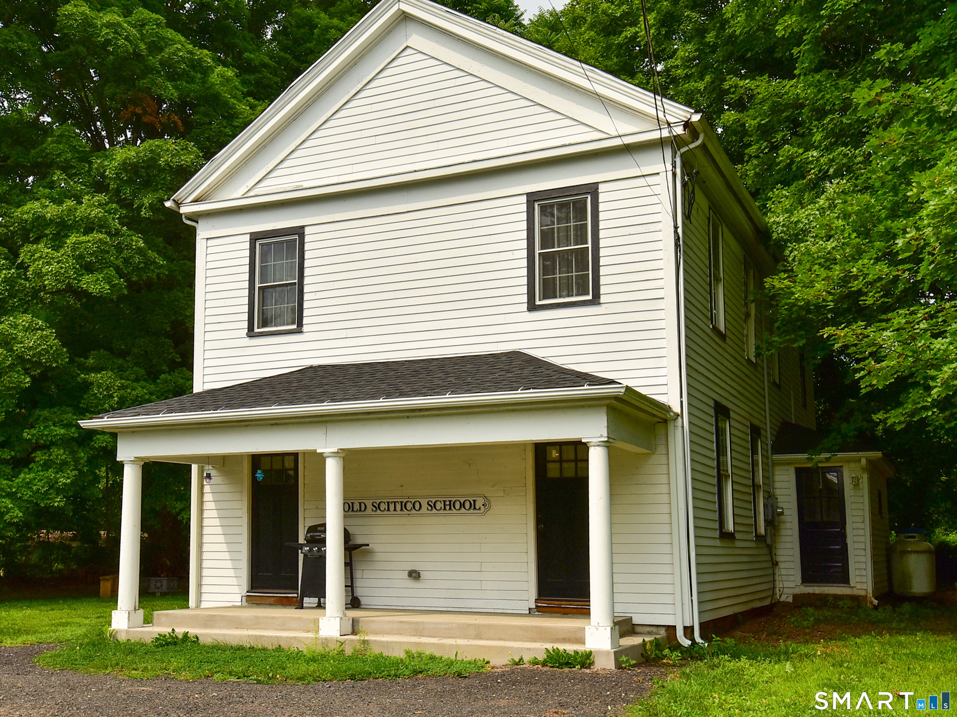 2 Broad Brook Road