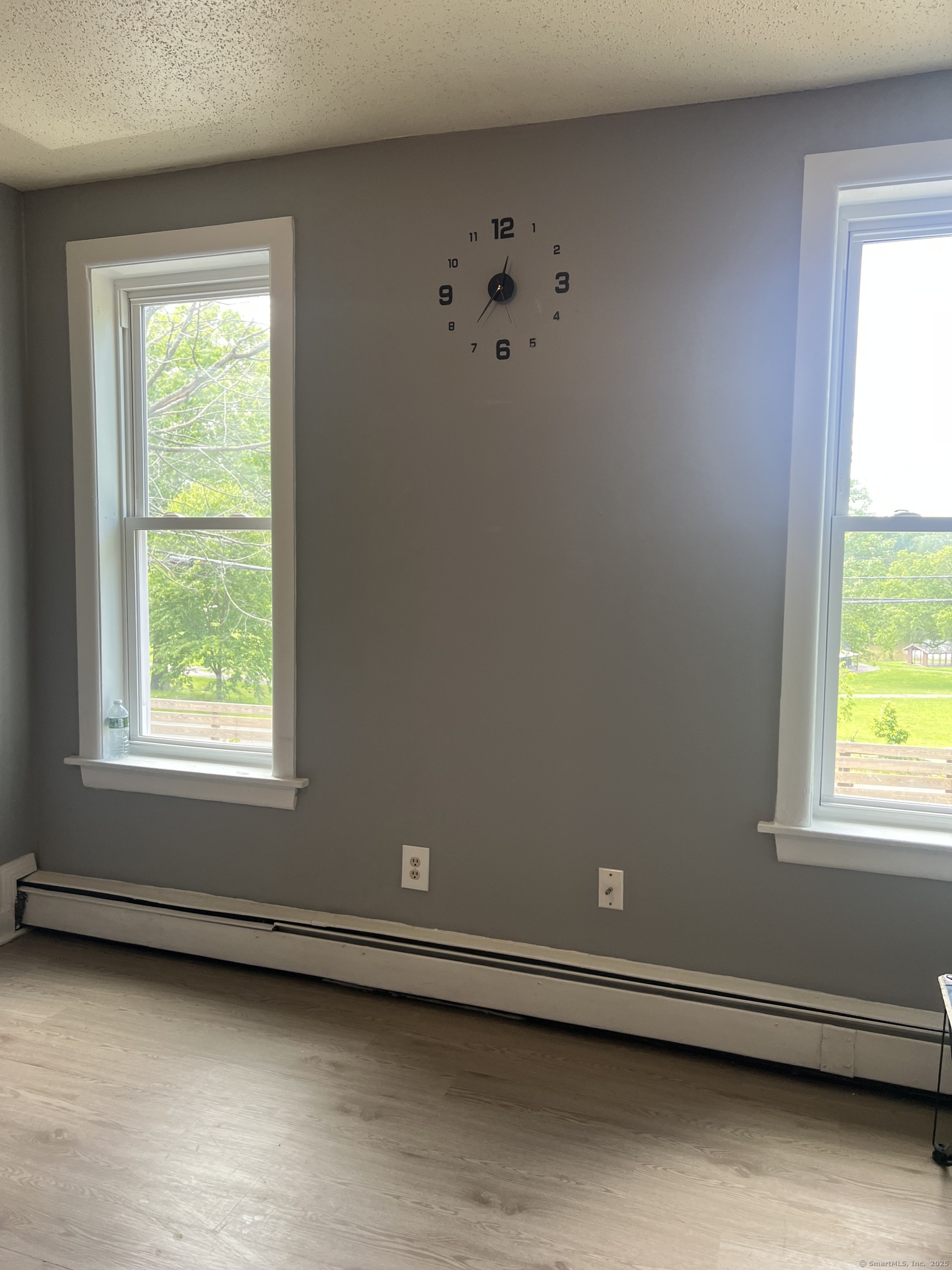Rental Property at York Street 1W, Hartford, Connecticut - Bedrooms: 3 
Bathrooms: 1 
Rooms: 4  - $1,800 MO.