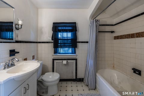 Tiny photo for 810 Huntington Turnpike, Bridgeport, CT 06610 (MLS # 24197126)