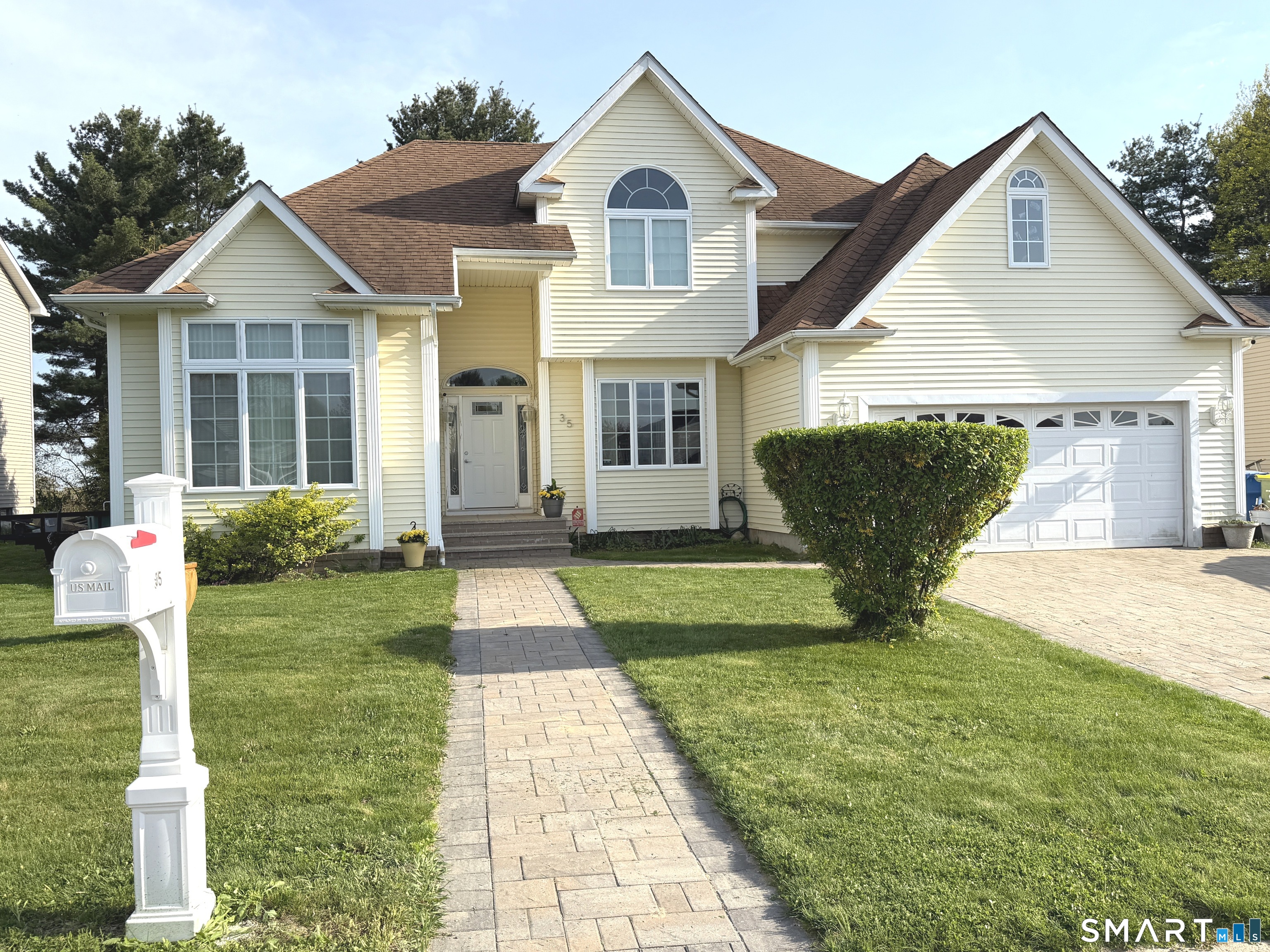 35 Emerald Pines Road
