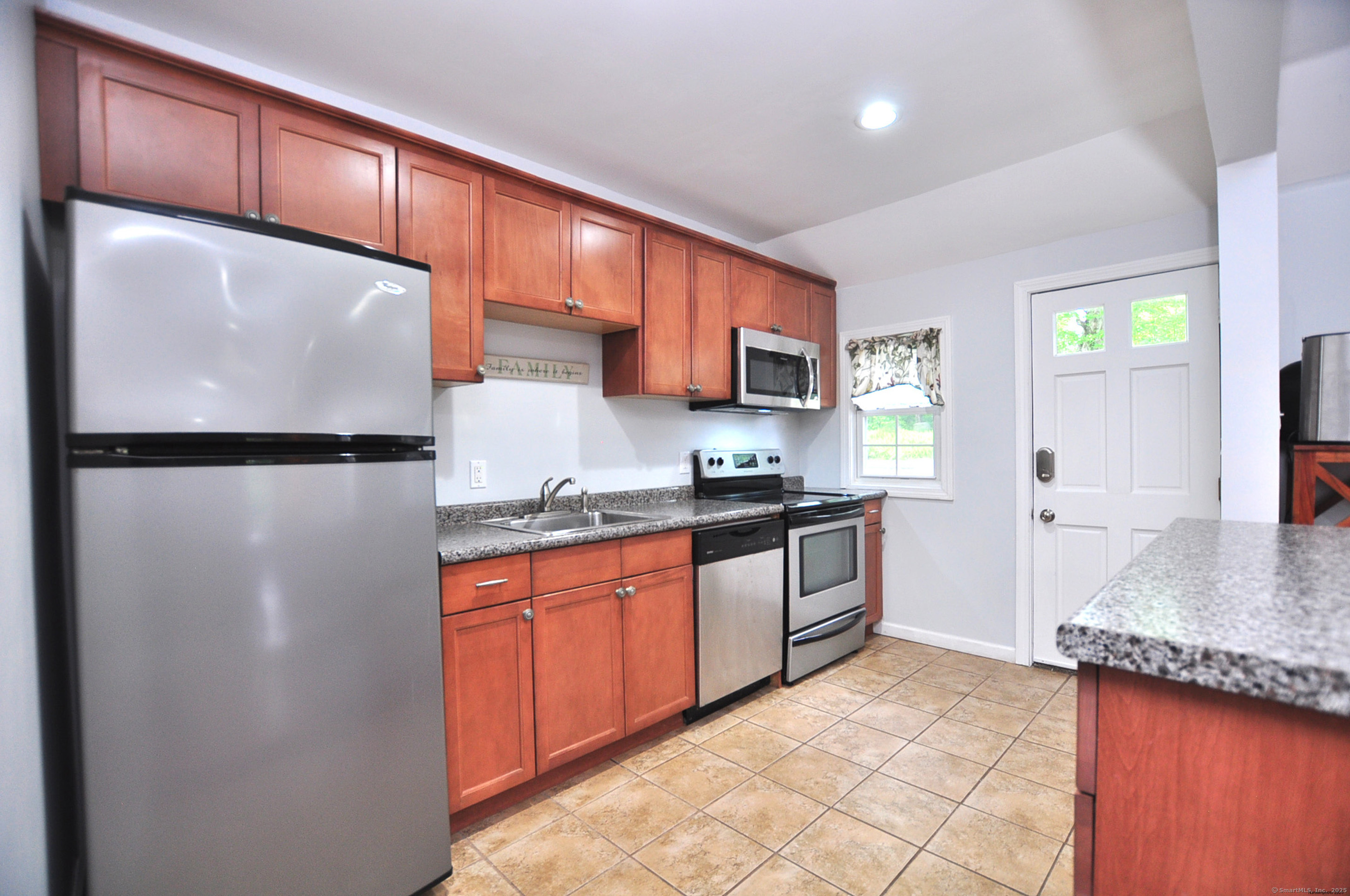 85 Averyll Avenue, Wolcott, Connecticut image 16