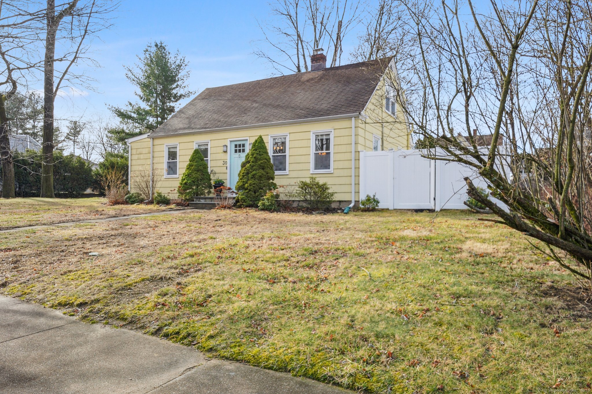 Highbrook Road, Norwalk, Connecticut - 3 Bedrooms  
3 Bathrooms  
7 Rooms - 