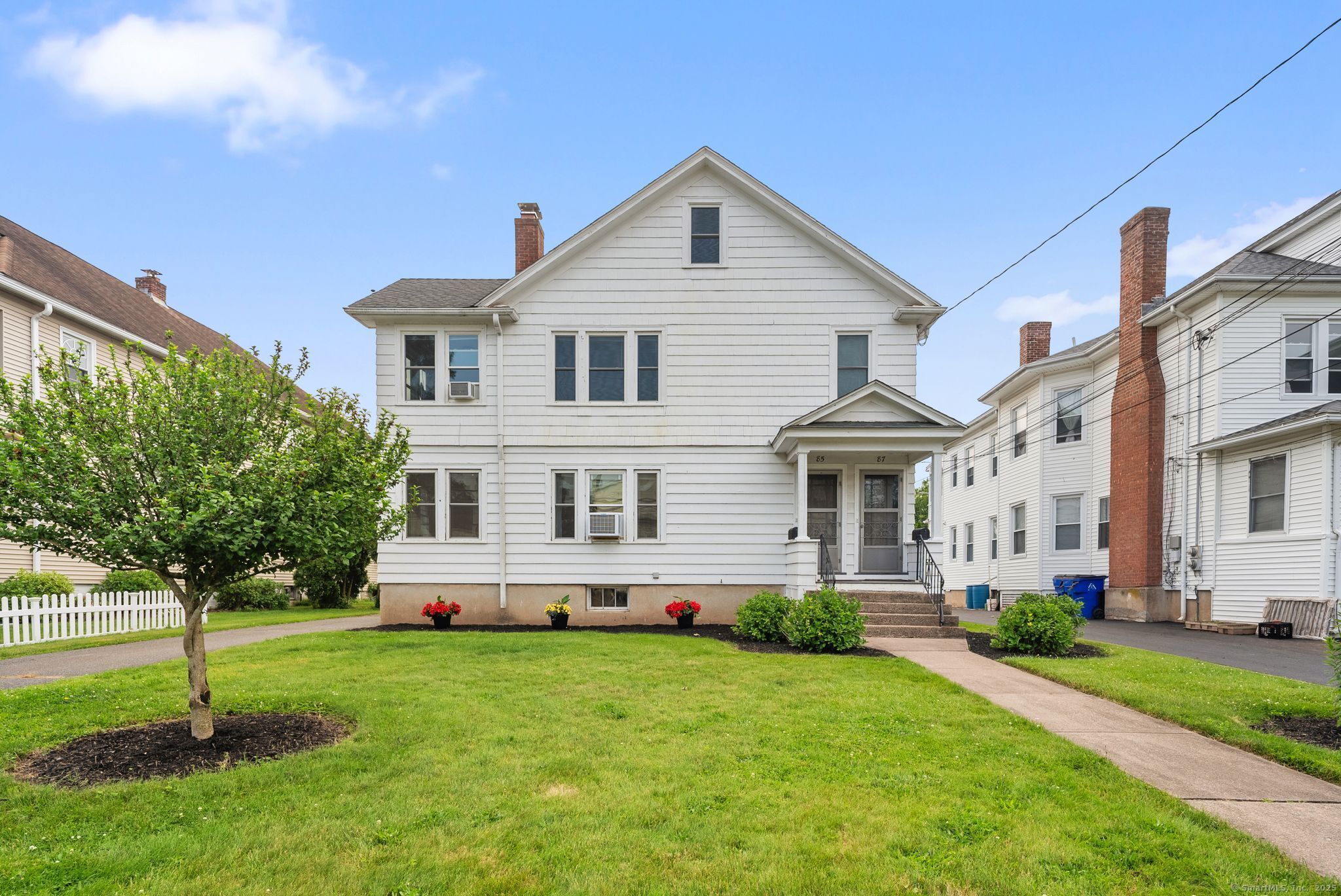 Property for Sale at Dover Road, West Hartford, Connecticut - Bedrooms: 4 
Bathrooms: 2 
Rooms: 12  - $669,900