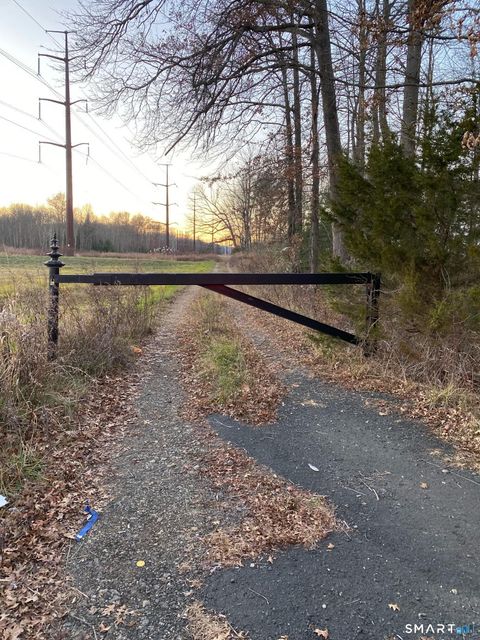 1211R Blue Hills Avenue Bloomfield CT 06002