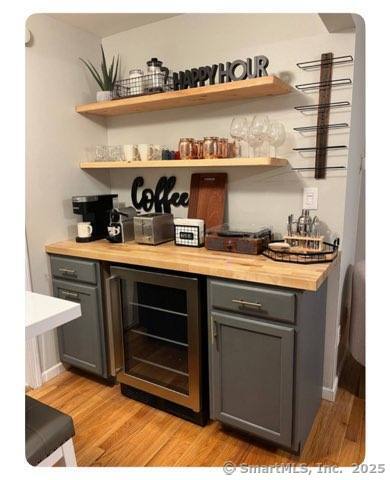 18 Colonial Drive APT A