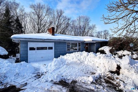 Photo of 137 Lincoln Street, Naugatuck, CT 06770 (MLS # 24156749)