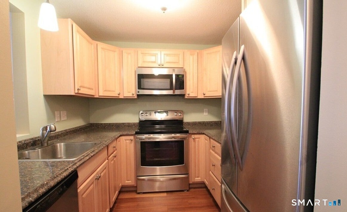82 Longview Street 44