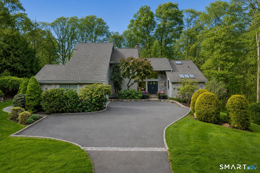 Photo of 9 Green Lane, Ridgefield, CT 06877 (MLS # 24173079)