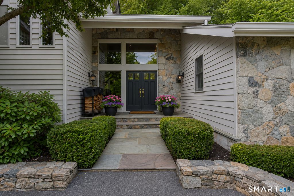 Photo of 9 Green Lane, Ridgefield, CT 06877 (MLS # 24173079)