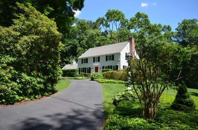 Photo 1 of 37 Woodway Ridge Lane, New Canaan, Connecticut, $1,217,000, Web #: 99099093