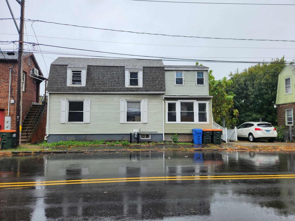 Photo of 387 Colony Street, Meriden, CT 06451 (MLS # 24132378)