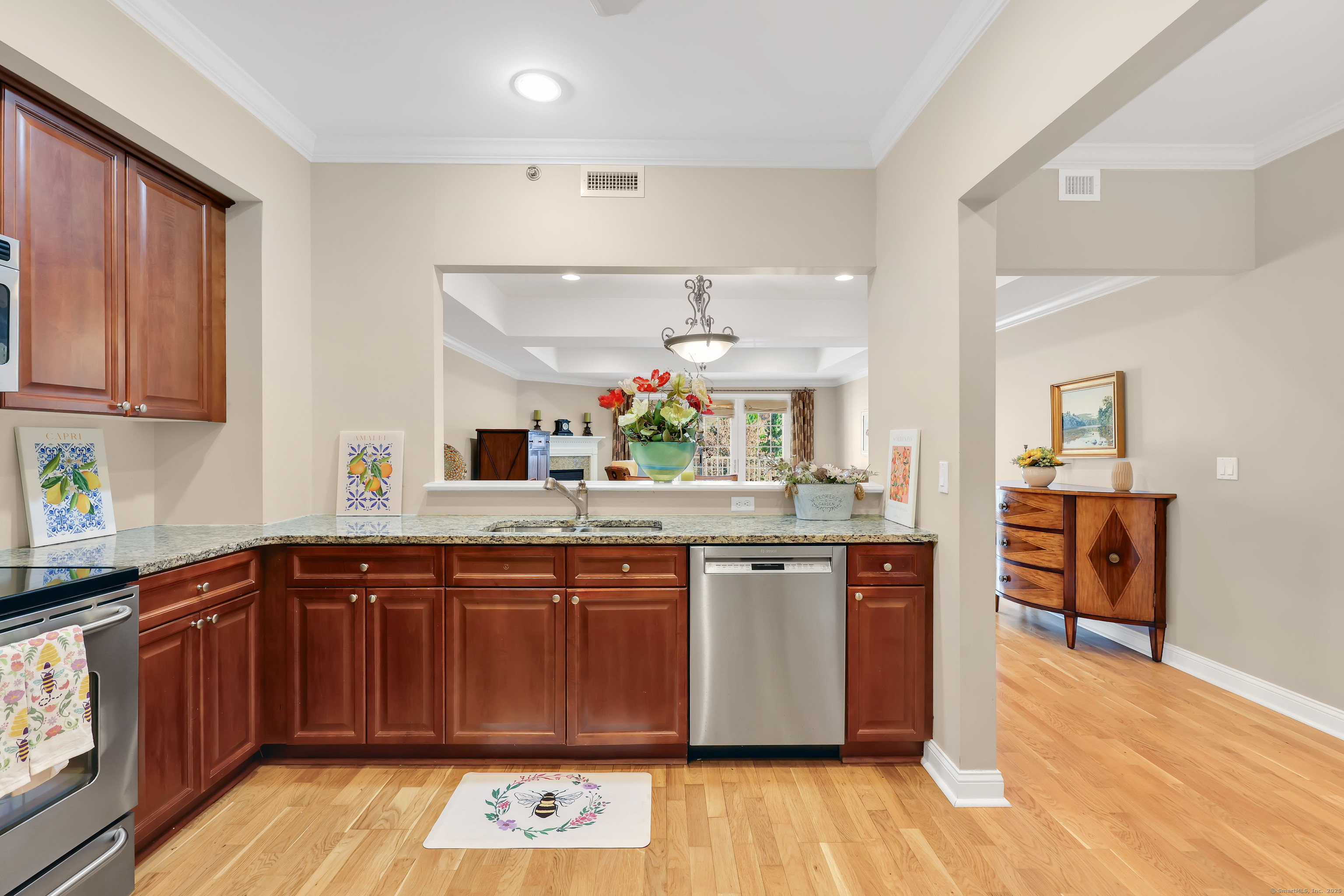 25 Cassandra Boulevard #APT 208, West Hartford, Connecticut image 6