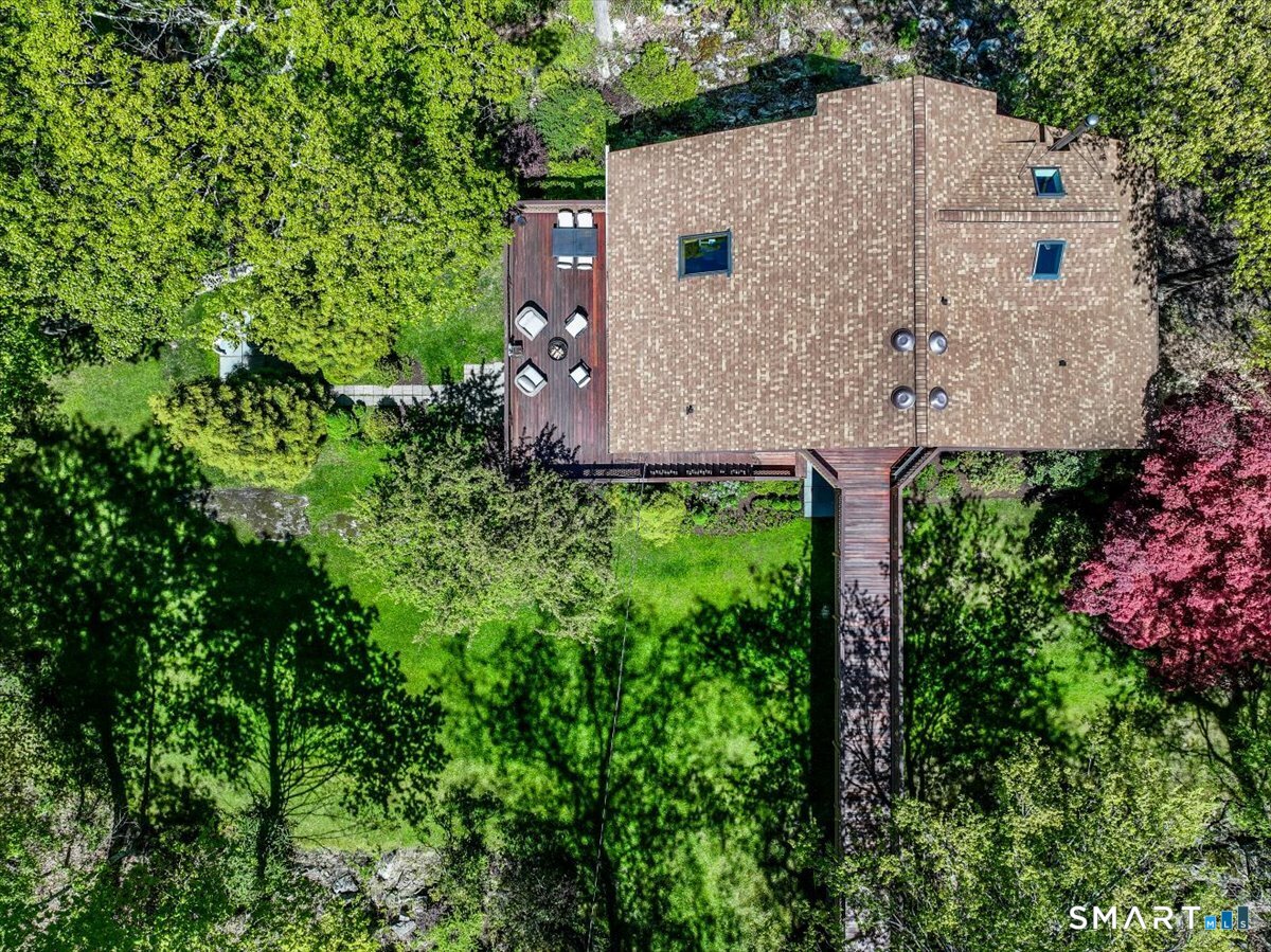 10 Hillcrest Court