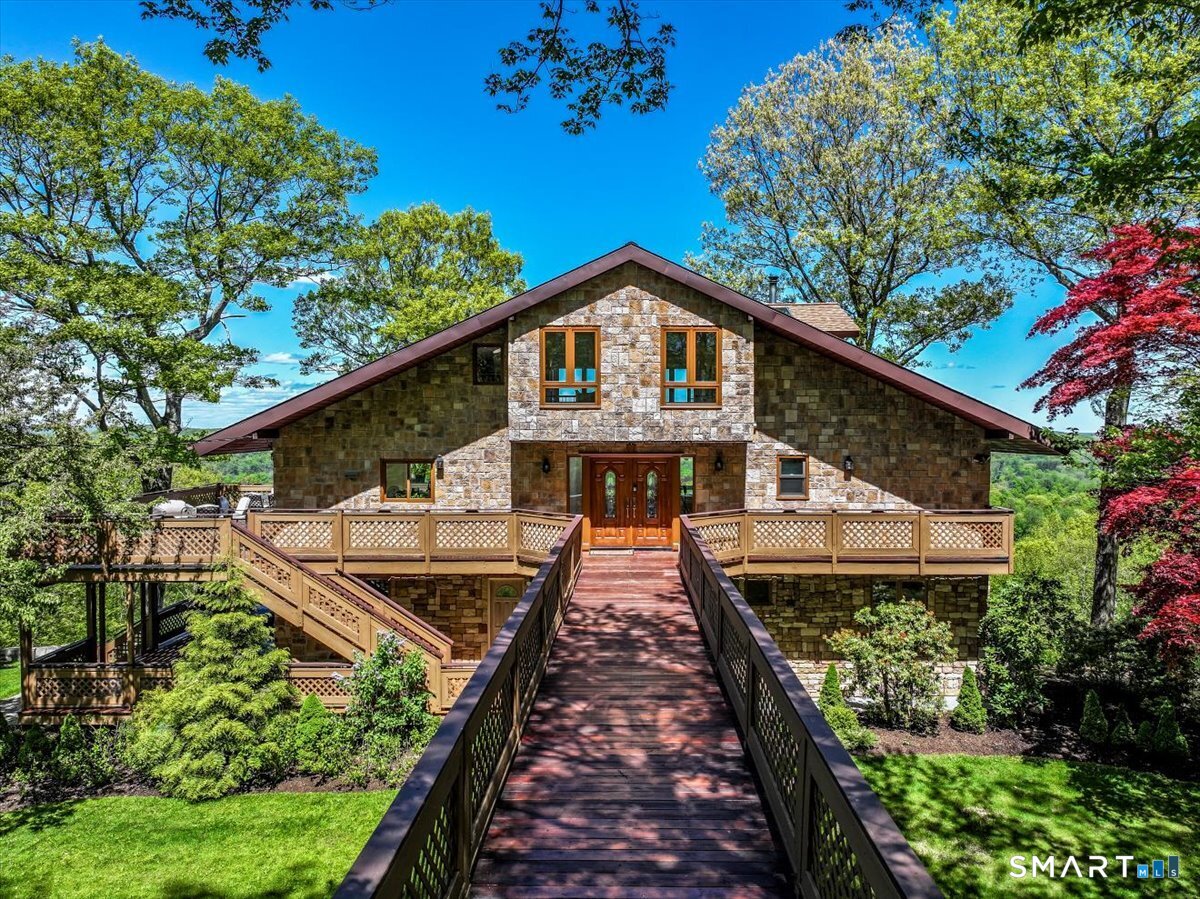 10 Hillcrest Court
