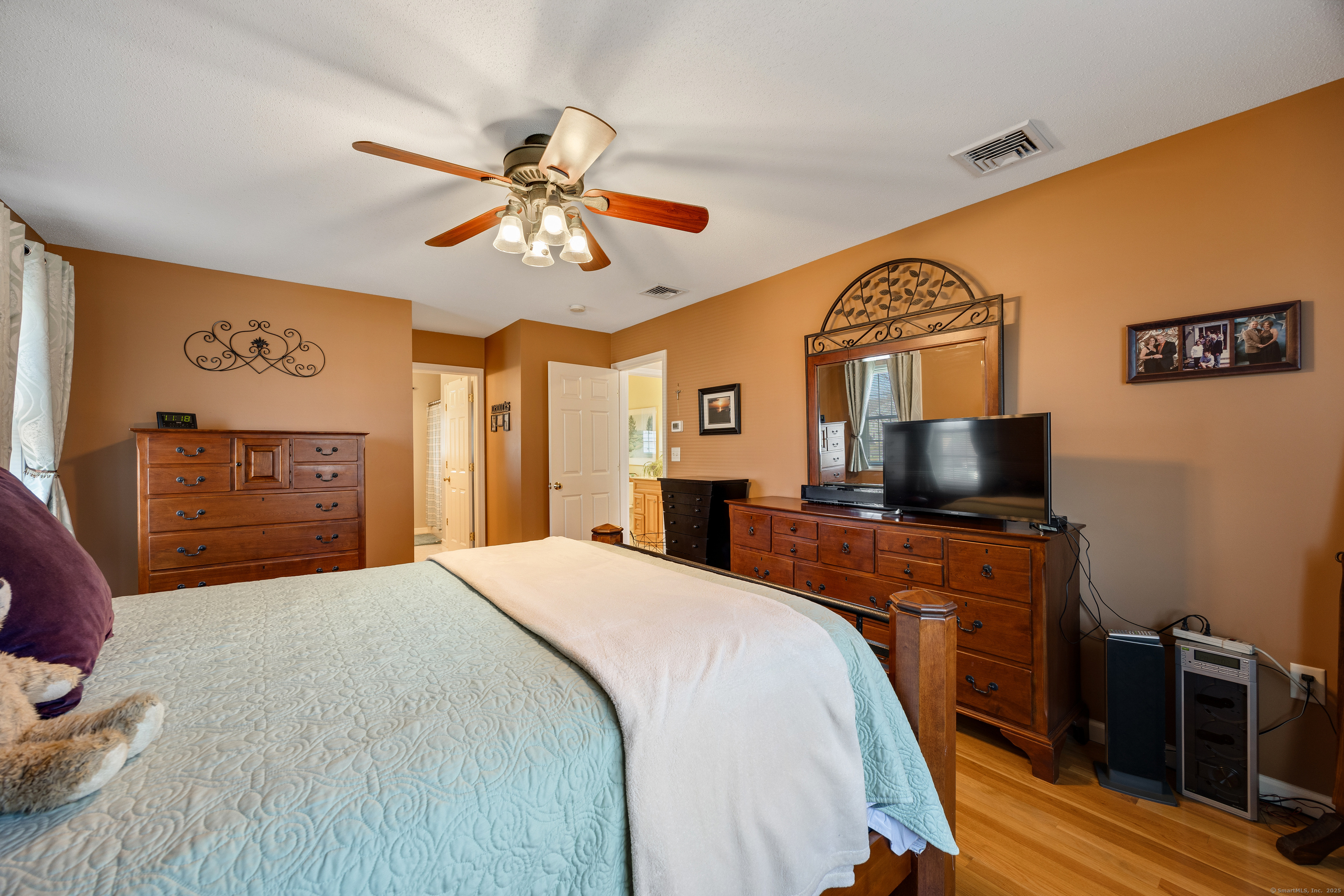585 Pleasant Street, Southington, Connecticut image 18