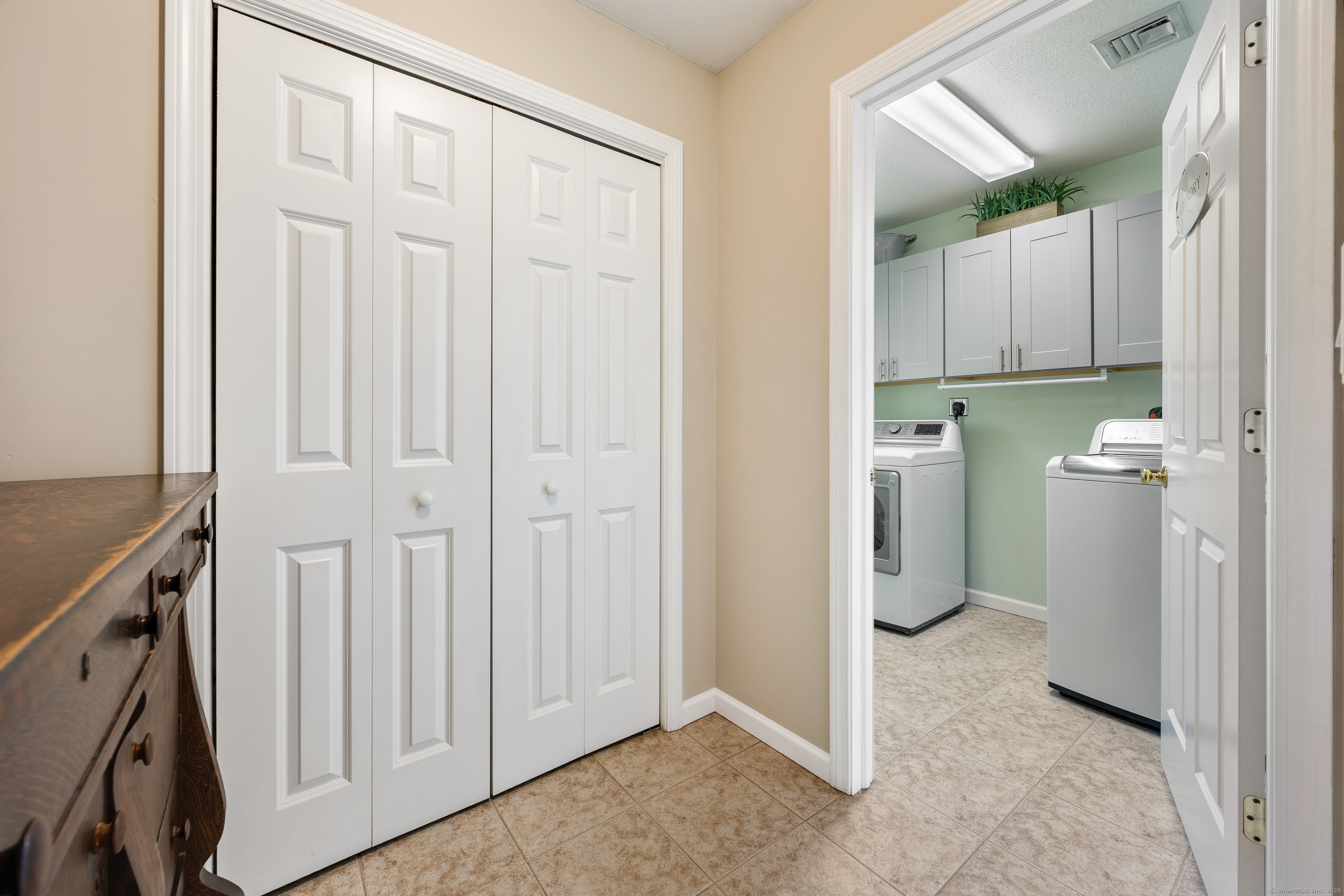 585 Pleasant Street, Southington, Connecticut image 14