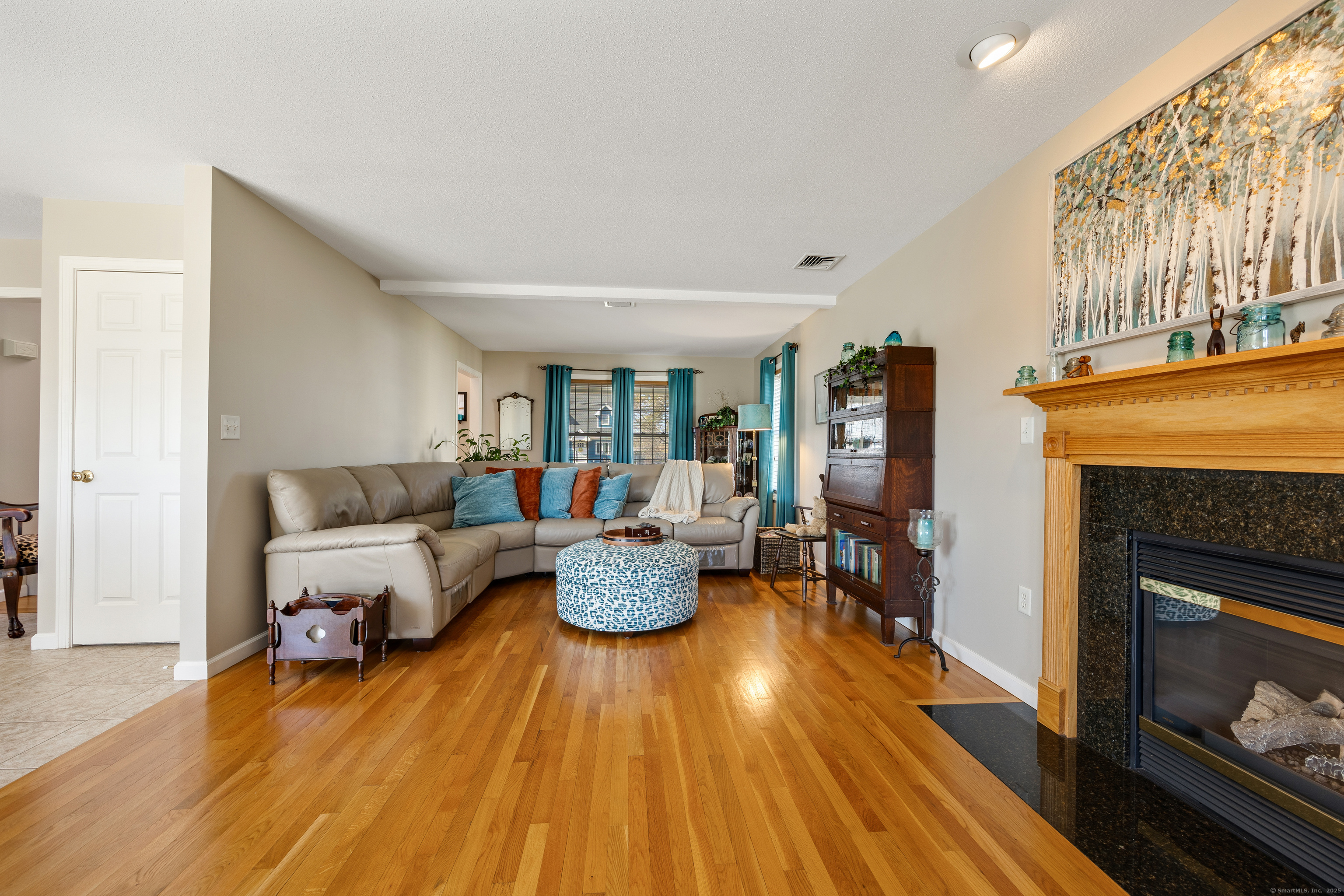 585 Pleasant Street, Southington, Connecticut image 4