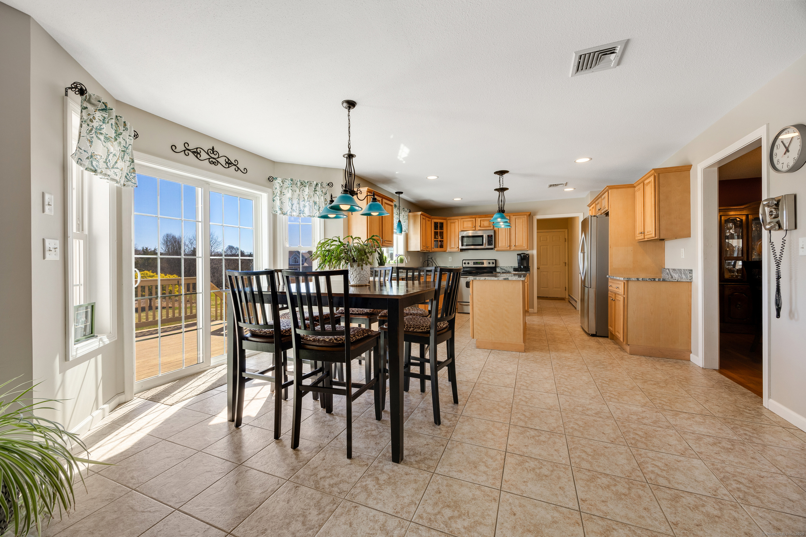 585 Pleasant Street, Southington, Connecticut image 5