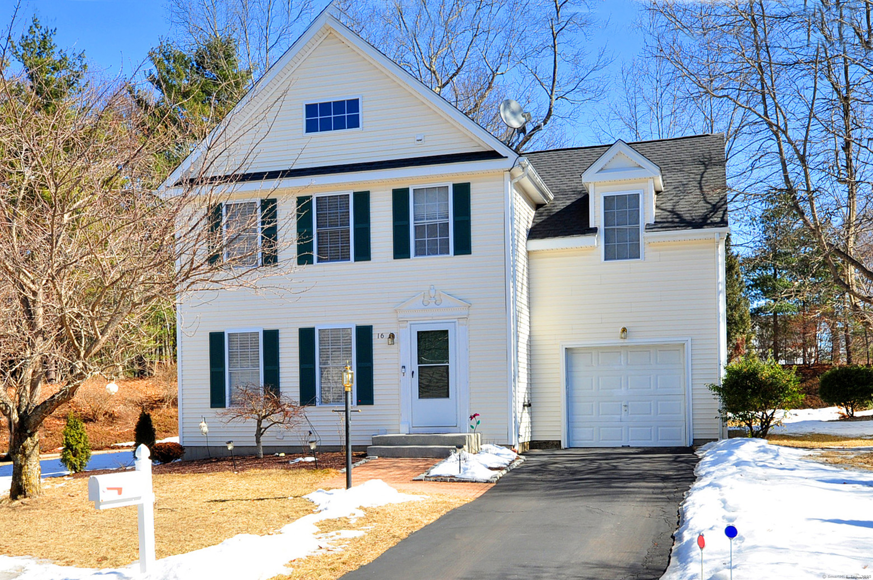 Photo 1 of Fox Hollow 16, Avon, Connecticut, $489,000, Web #: 24078372