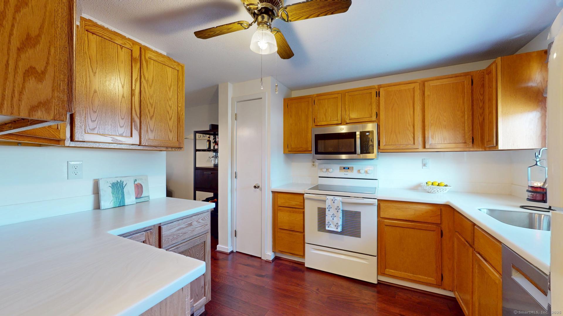 3 Chelsea Lane #3, East Granby, Connecticut image 6