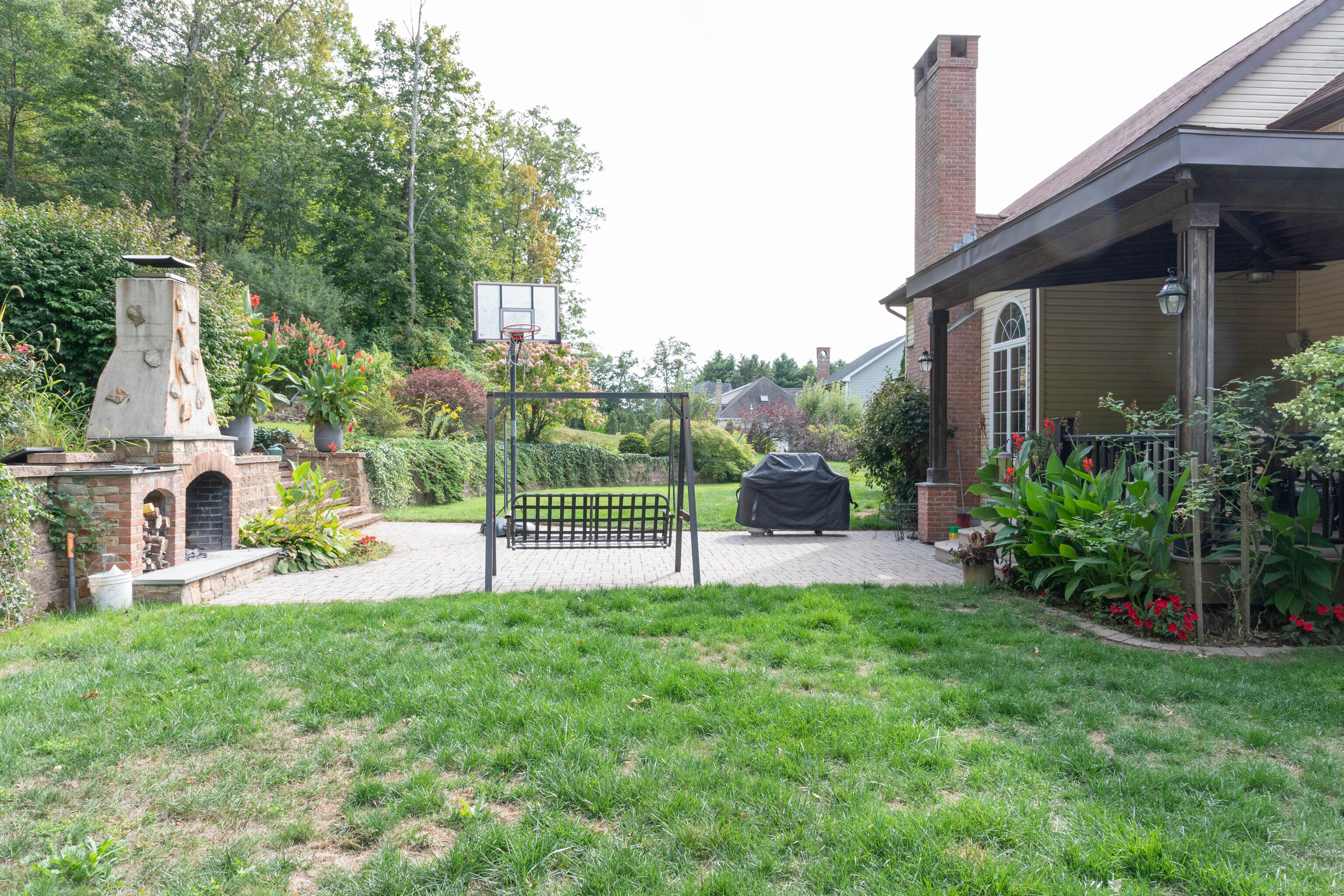 61 Pine Hollow Drive