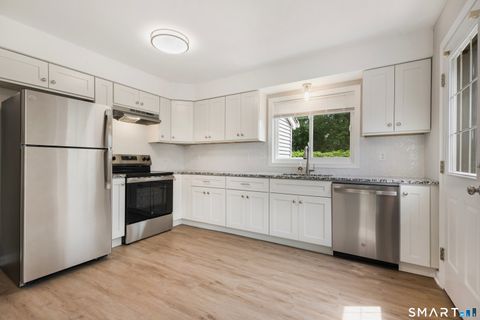 Photo of 40 Kingsbury Lane, Glastonbury, CT 06033 (MLS # 24145106)