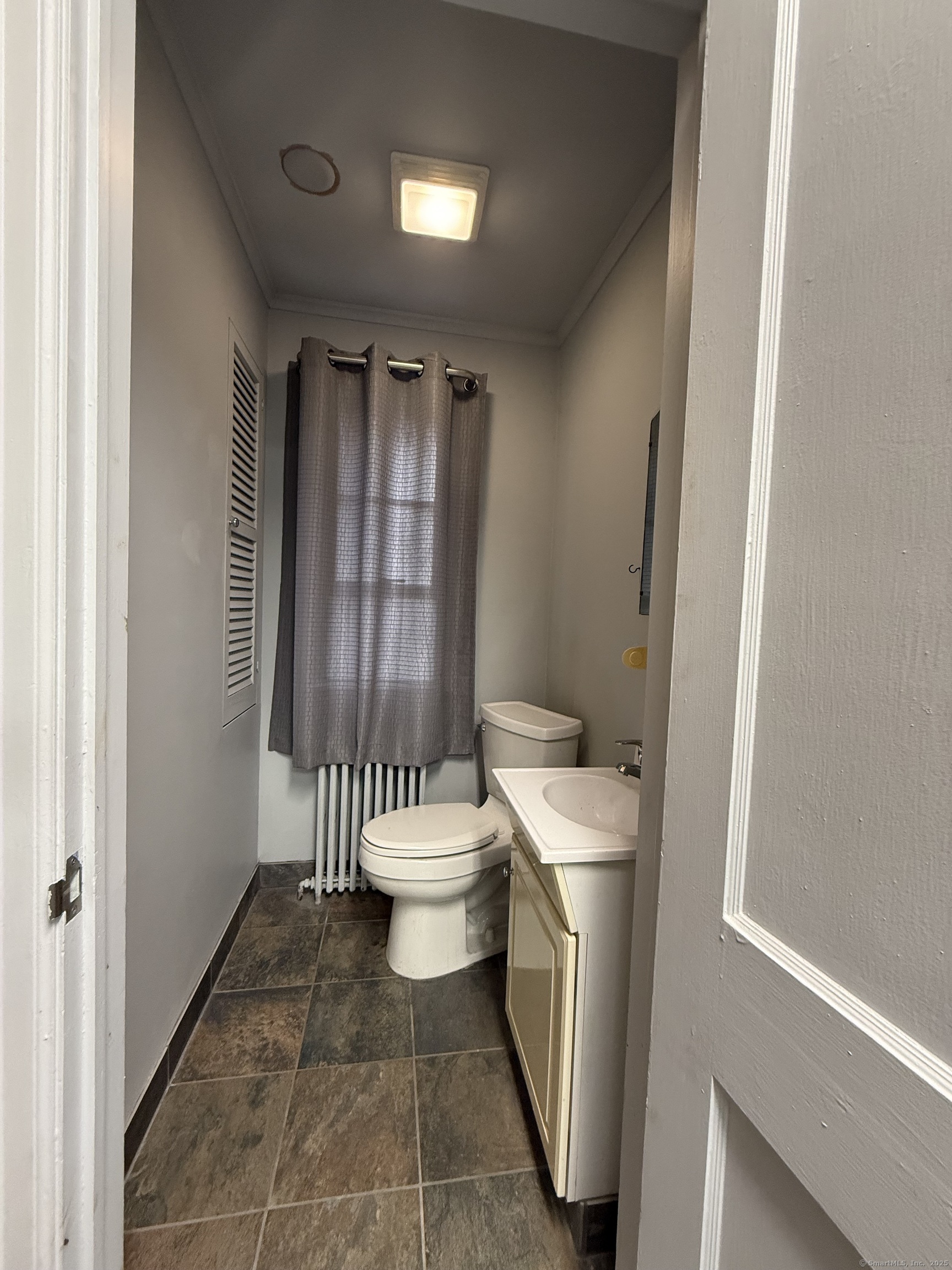 80 Bank Street Suite 3