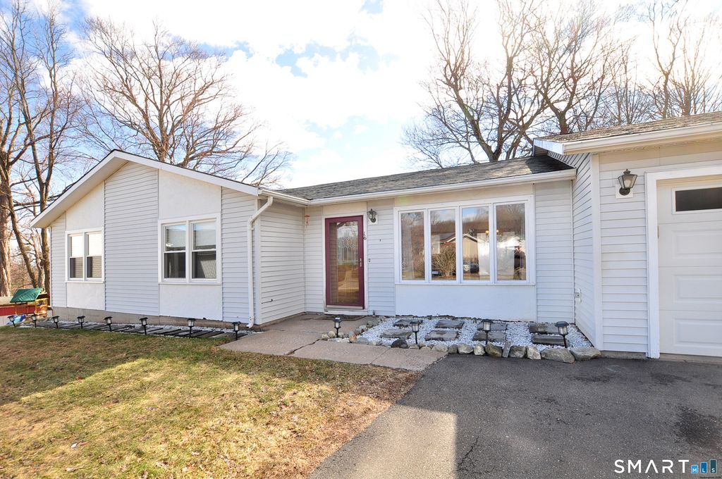 Photo of 16 Tuscarora Place, Bristol, CT 06010 (MLS # 24157497)