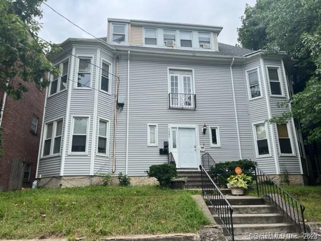 Chapel Street, New Haven, Connecticut - 10 Bedrooms  
5 Bathrooms  
17 Rooms - 