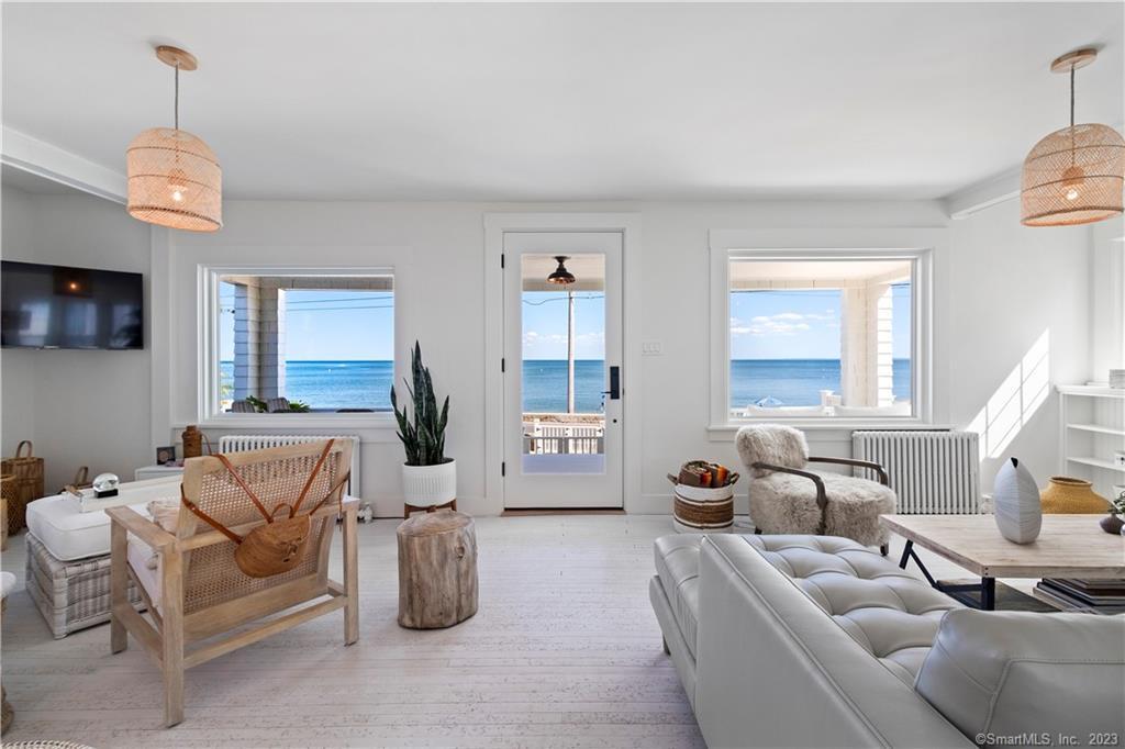 Soundview Drive, Westport, Connecticut - 4 Bedrooms  
4 Bathrooms  
8 Rooms - 