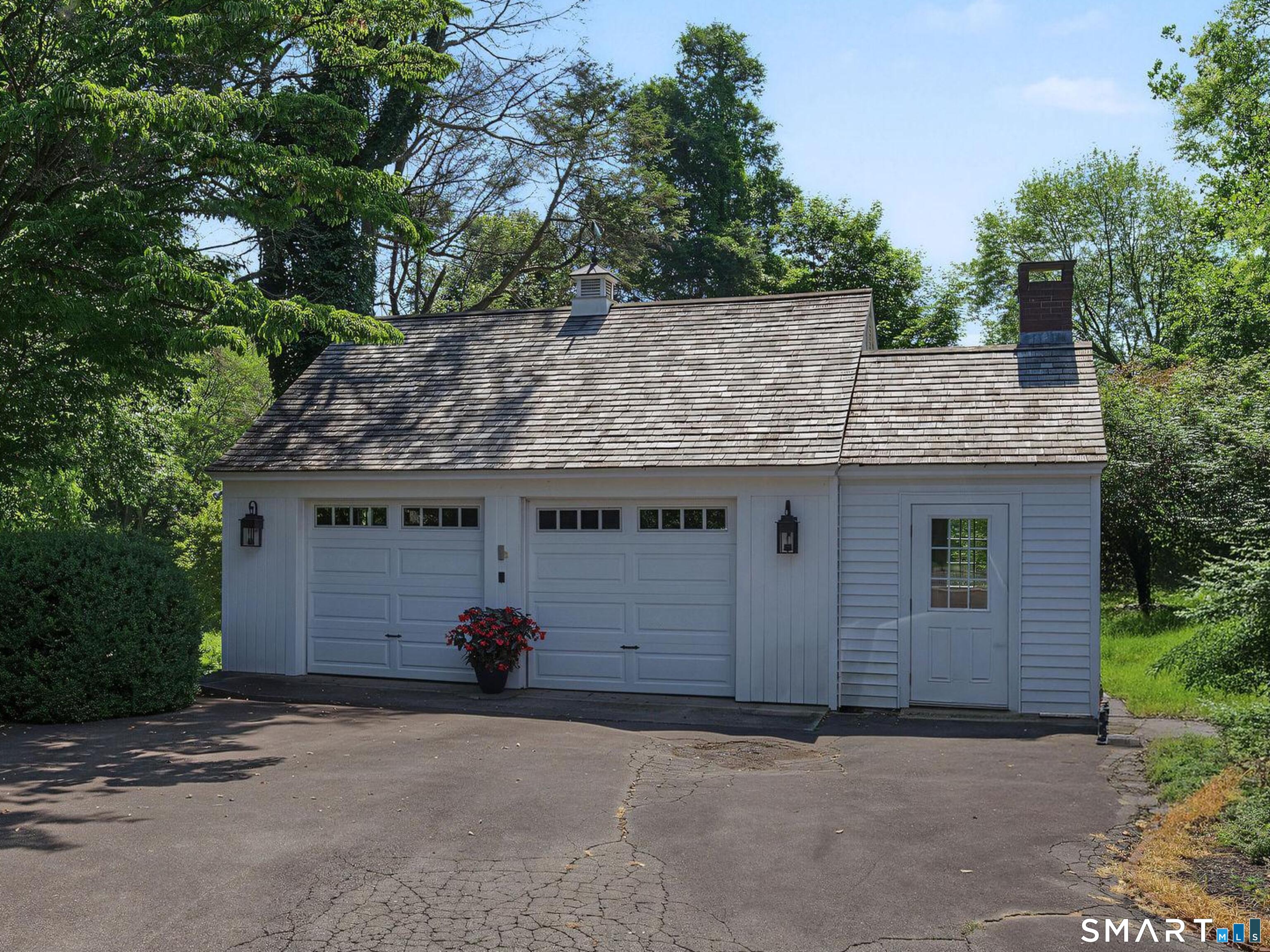 25 River Road