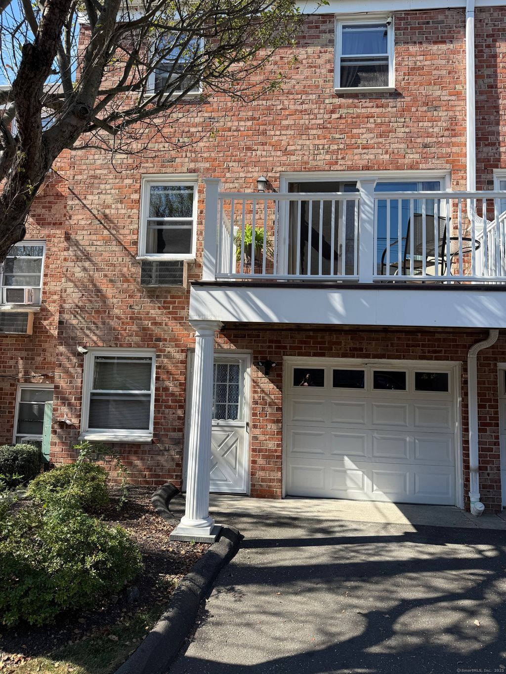 Photo of 26 Weed Hill Avenue #APT L, Stamford, CT 06907 (MLS # 24132735)