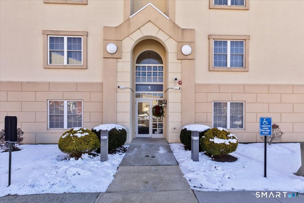 Photo of 75 Washington Avenue #5-104, Hamden, CT 06518 (MLS # 24145112)