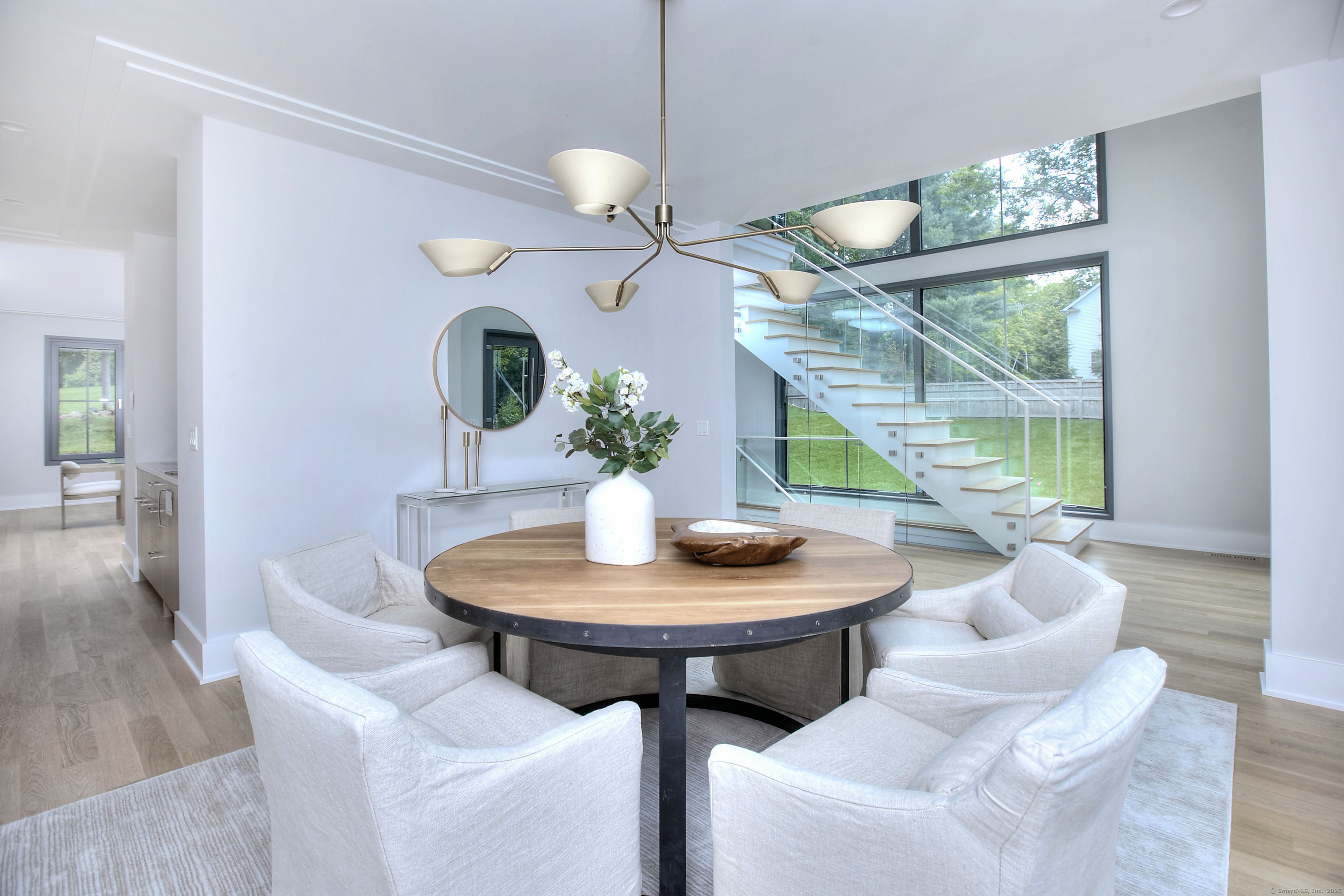 158 Compo Road North