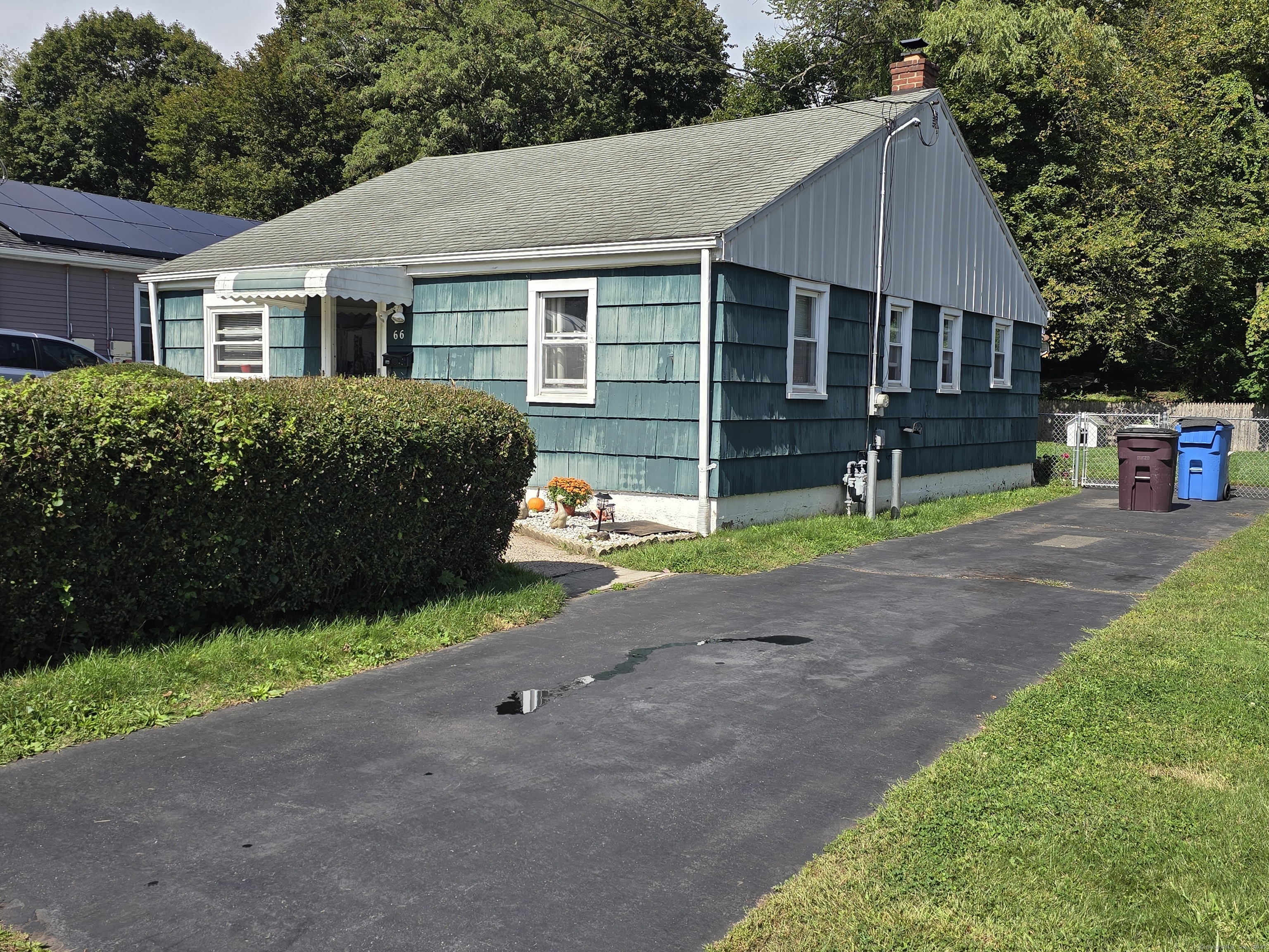 New Britain, Connecticut 06051, United States, 2 Bedrooms Bedrooms, ,1 BathroomBathrooms,Residential,Active,221213