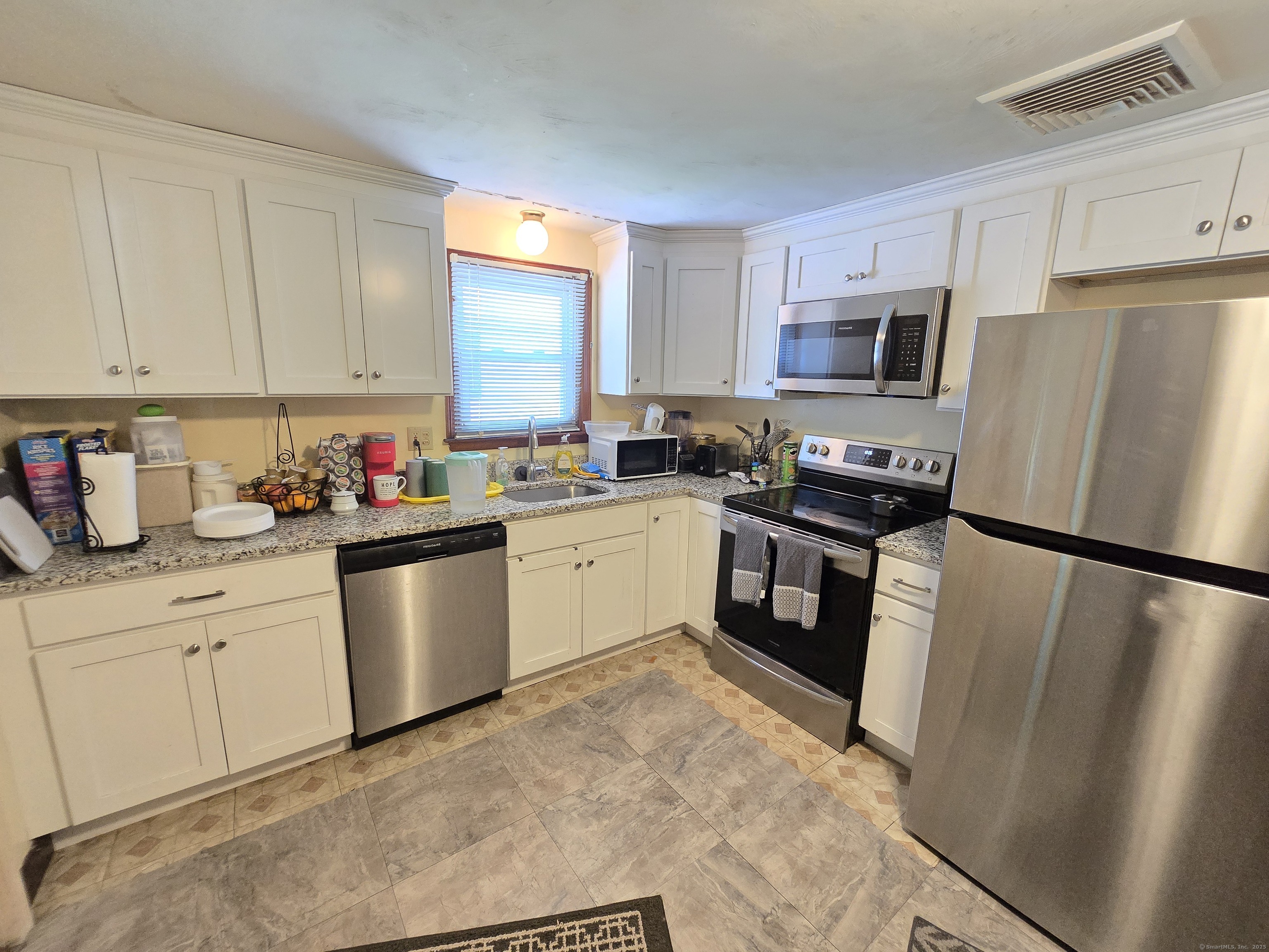 New Britain, Connecticut 06051, United States, 2 Bedrooms Bedrooms, ,1 BathroomBathrooms,Residential,Active,221213