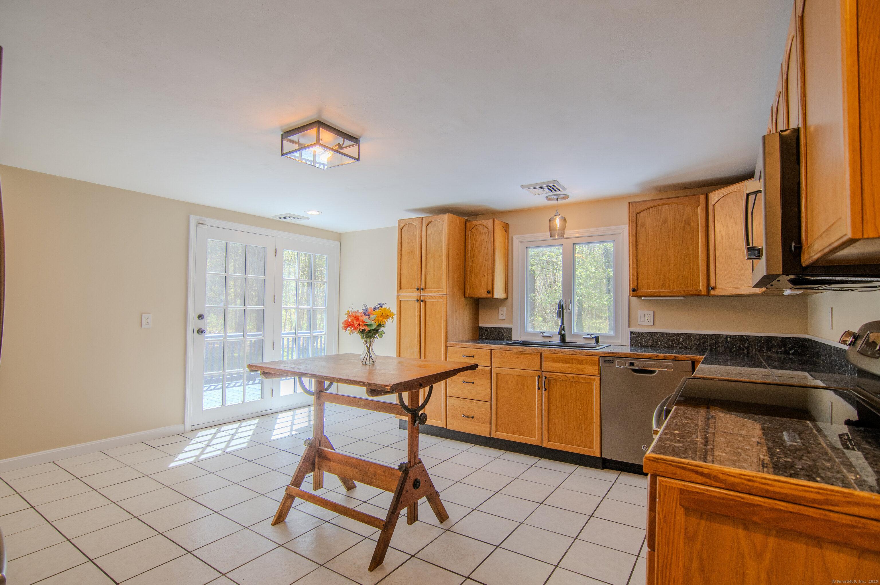 468 Liberty Highway, Putnam, Connecticut image 8