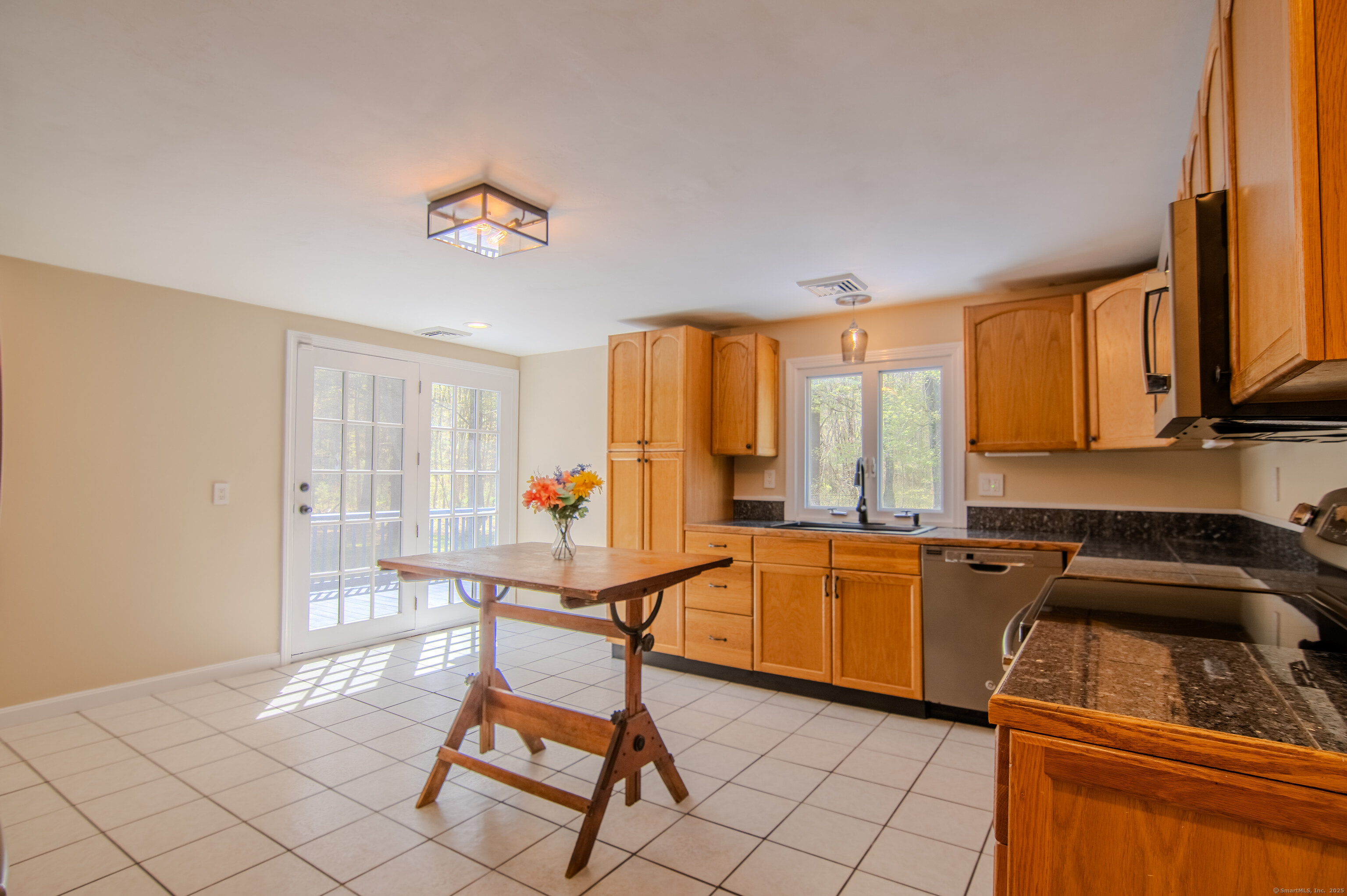 468 Liberty Highway, Putnam, Connecticut image 9