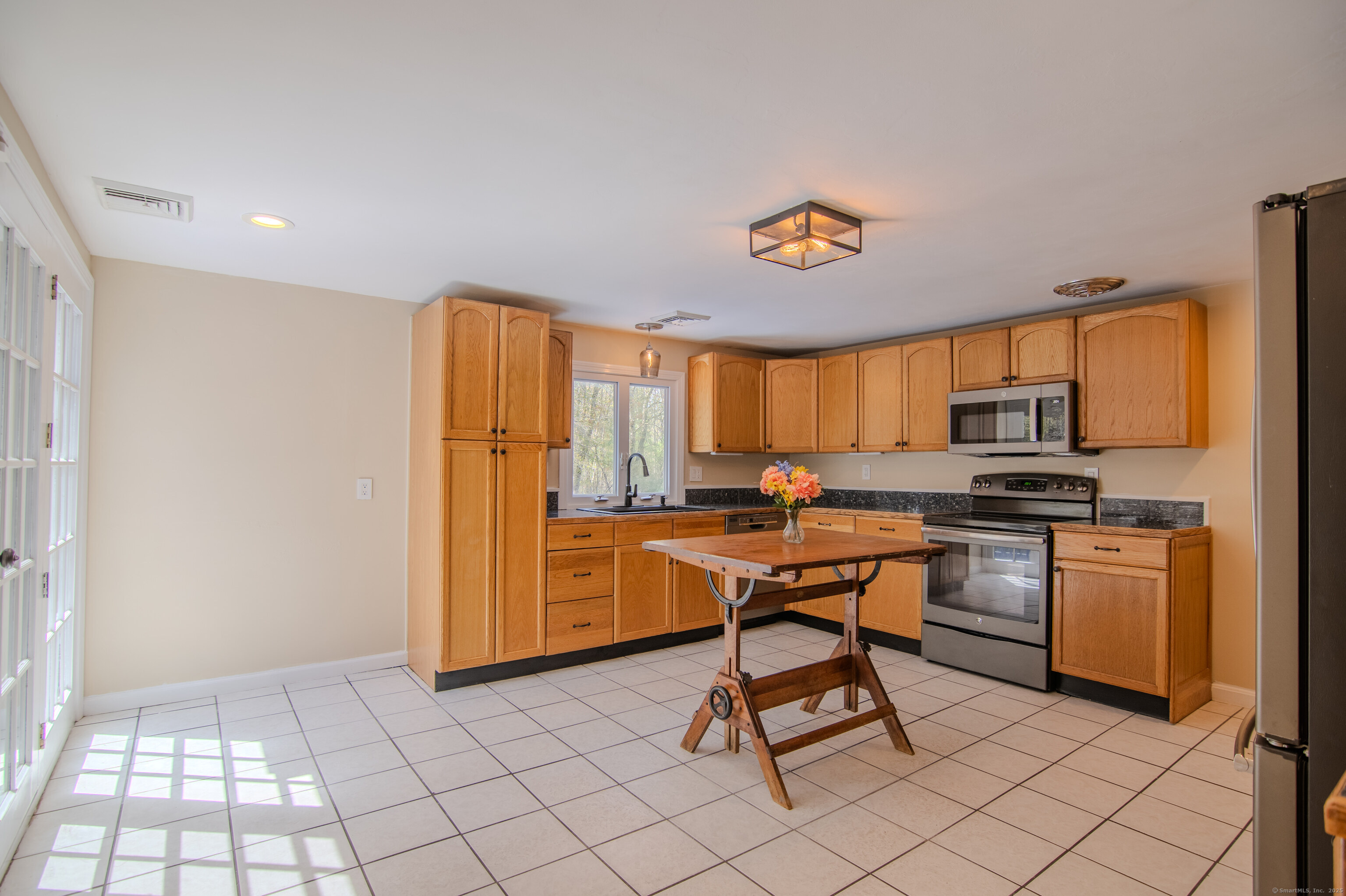 468 Liberty Highway, Putnam, Connecticut image 5