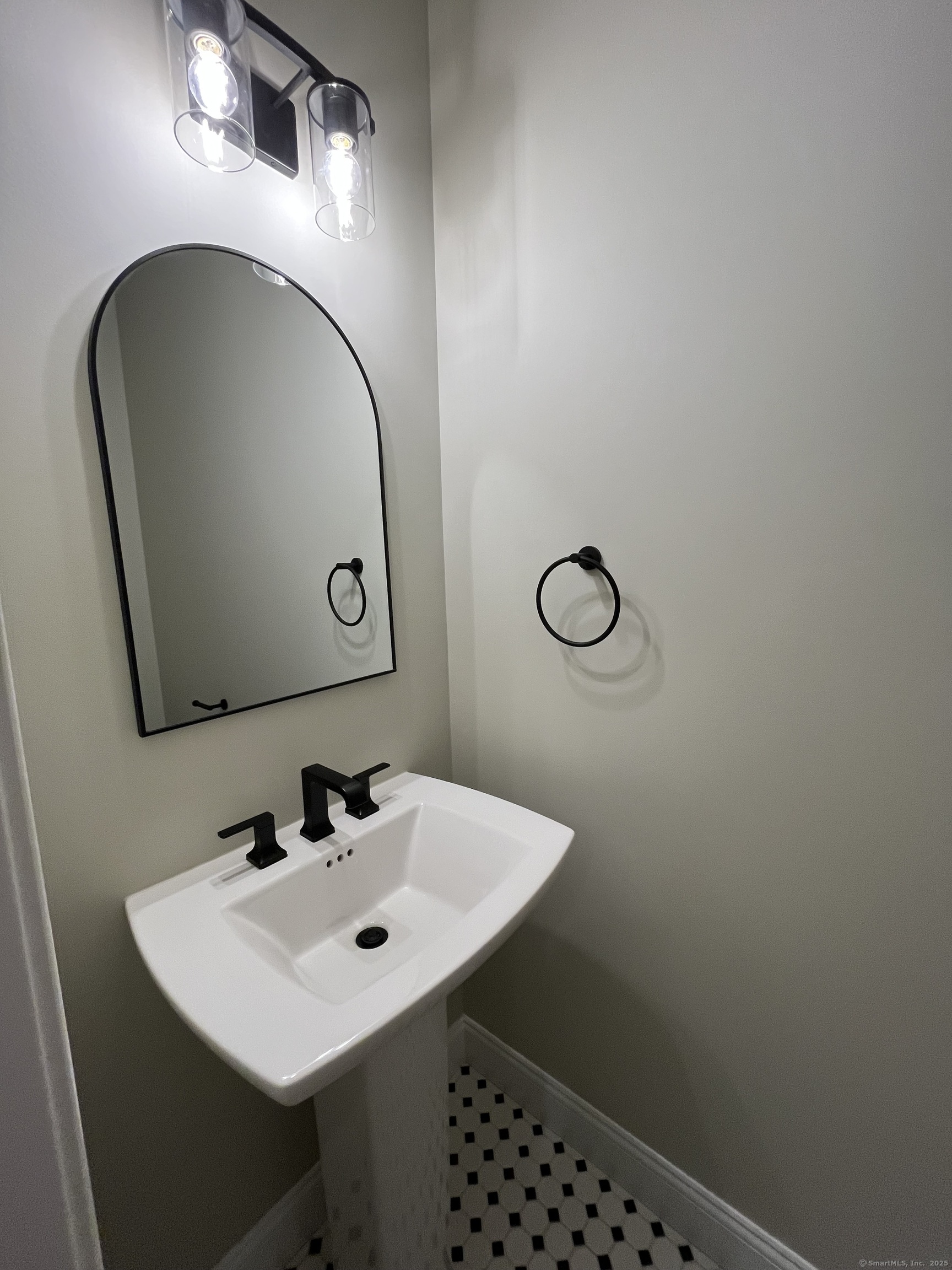 23 Chatsworth Court, Manchester, Connecticut image 17