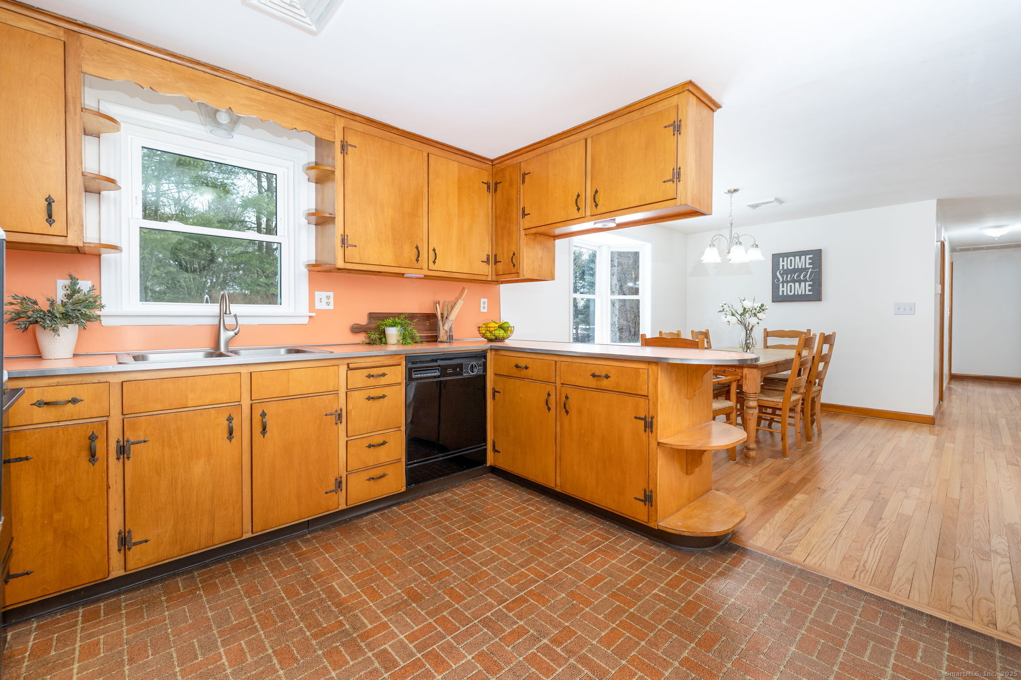 83 Glenwood Drive, Windsor, Connecticut image 11