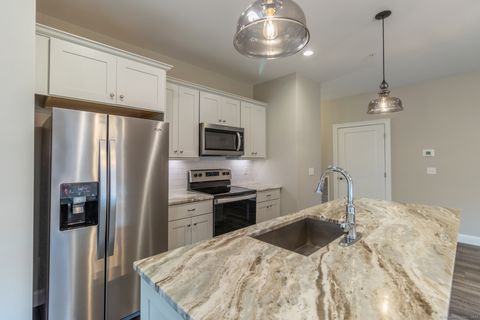 Tiny photo for 500 Edgewater Circle #e, East Hampton, CT 06424 (MLS # 24136604)