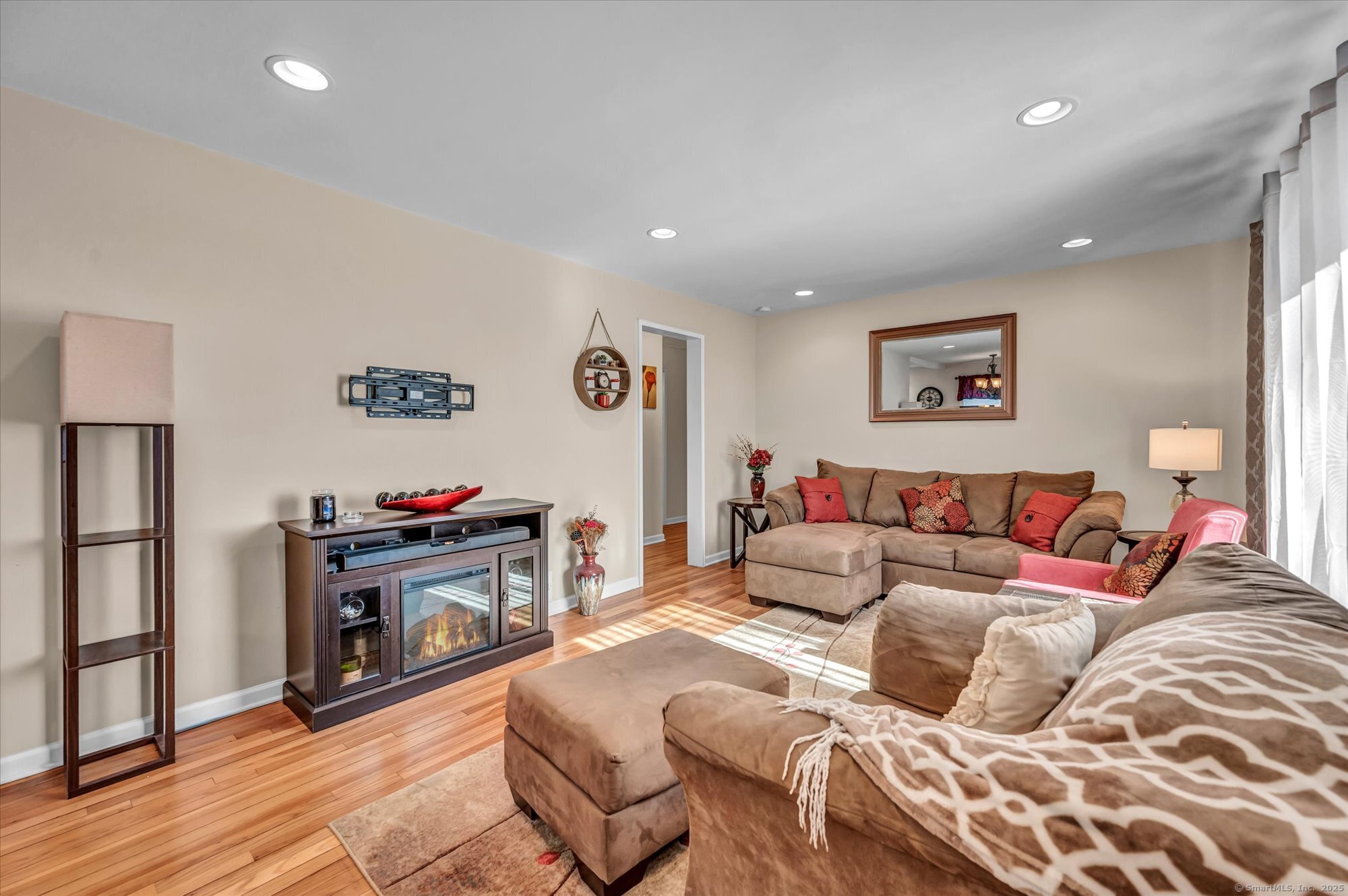 571 Woodin Street, Hamden, Connecticut image 4