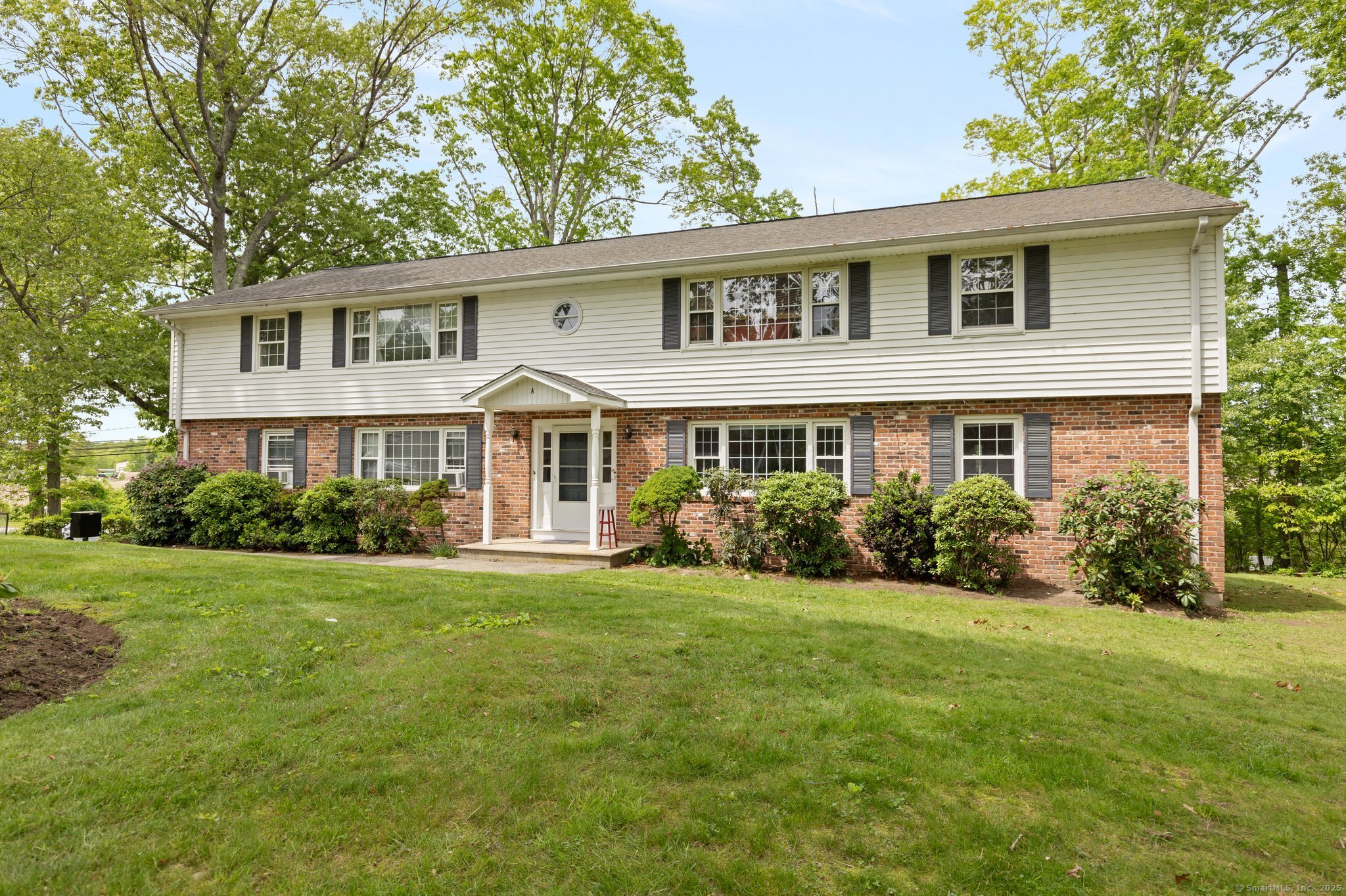 Rental Property at East Main Street A3, Clinton, Connecticut - Bedrooms: 2 
Bathrooms: 1 
Rooms: 4  - $2,200 MO.