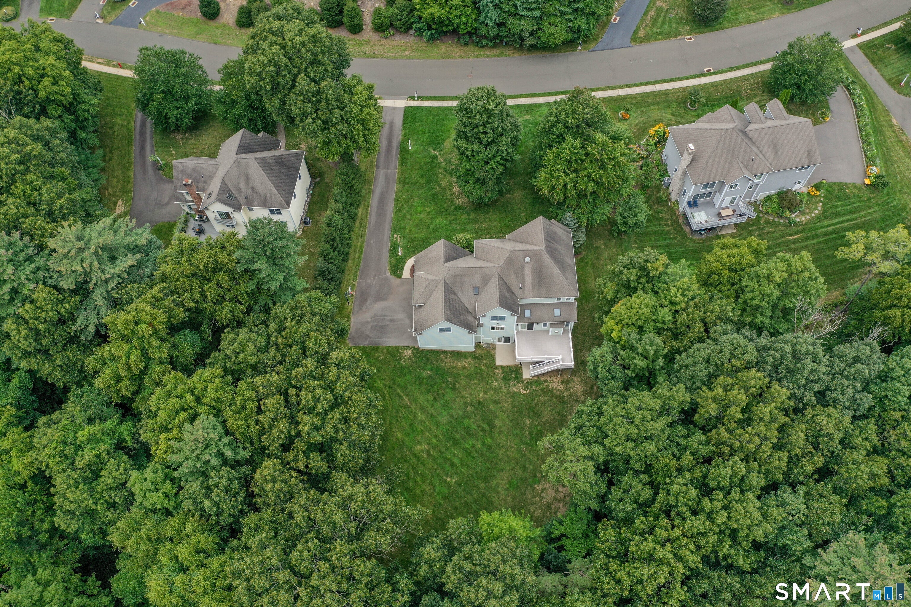 16 Hendrickson Lane