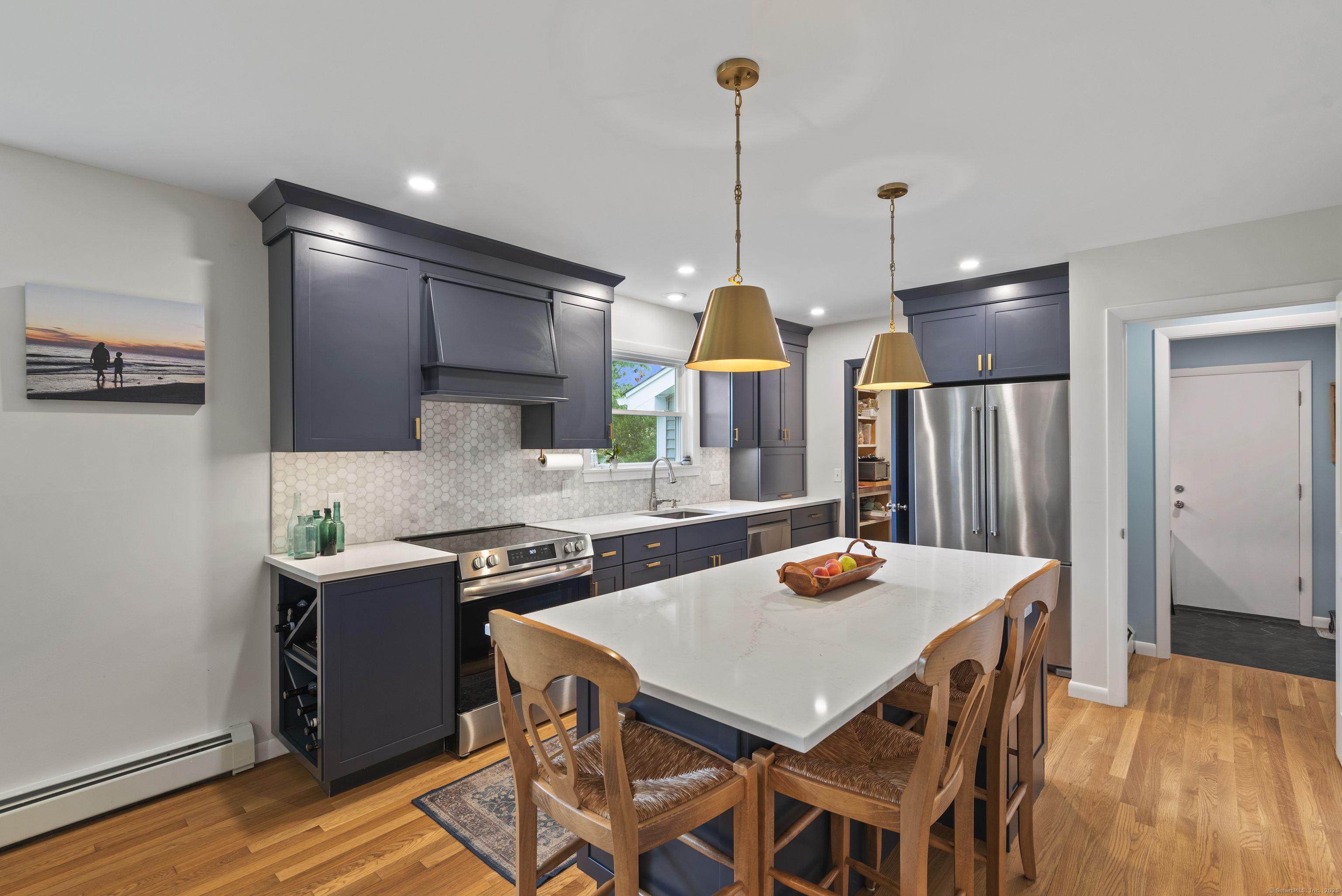 4 Hillside Road