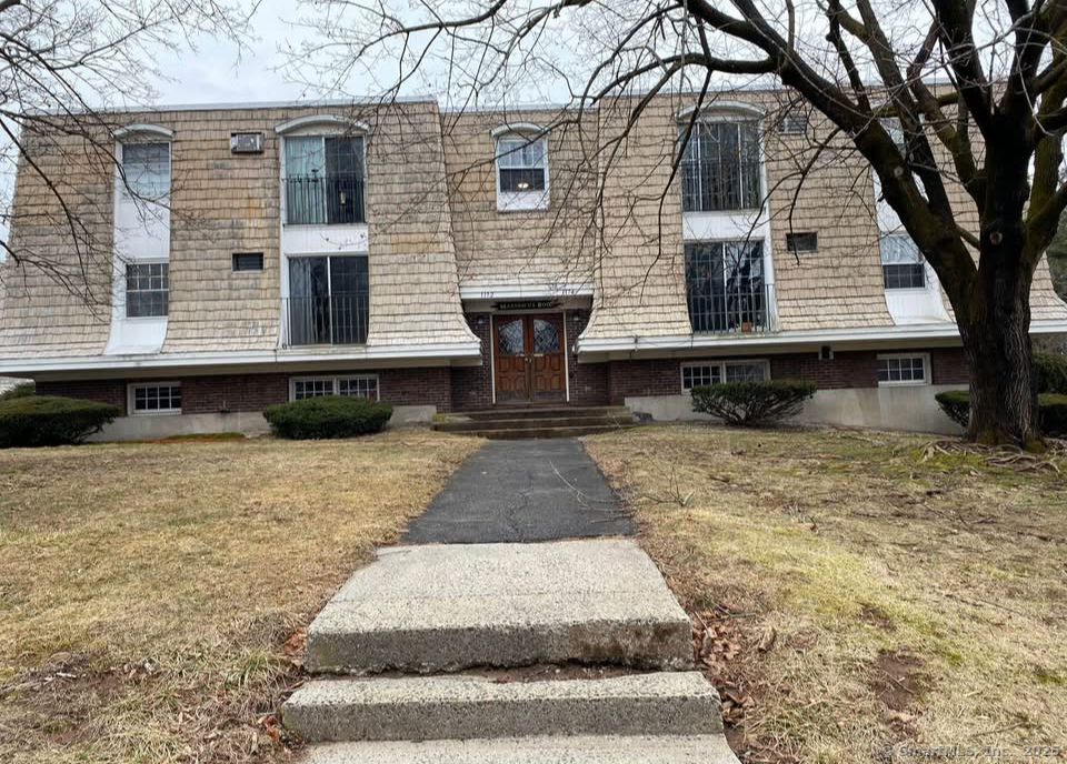 Middle Turnpike Apt C2, Manchester, Connecticut - 1 Bedrooms  
1 Bathrooms  
3 Rooms - 